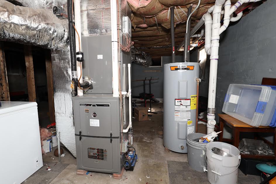 Farmington, Connecticut, 06032, United States, 4 Bedrooms Bedrooms, ,3 BathroomsBathrooms,Residential,For Sale,1974620