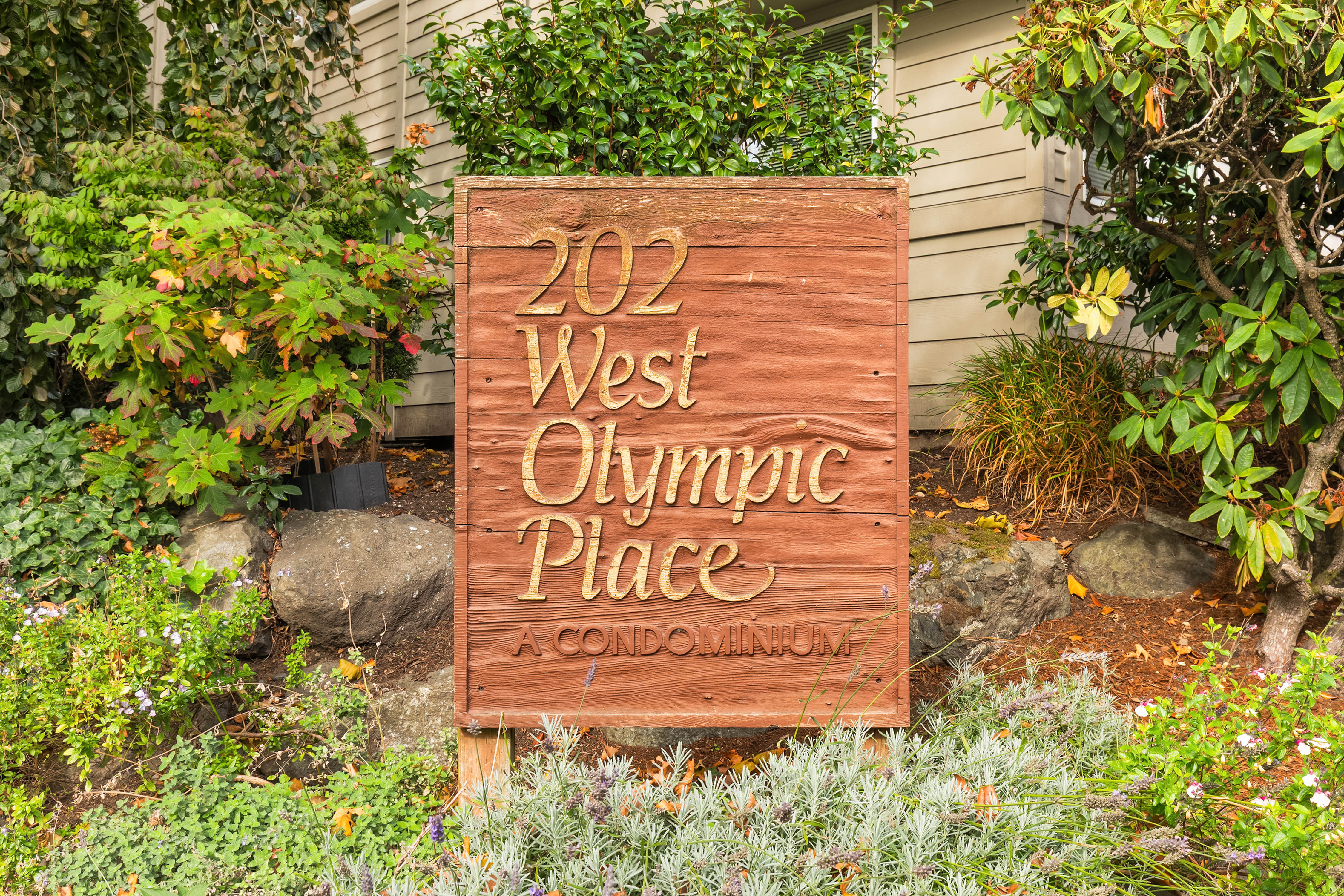  202 W Olympic Place Unit #302, Seattle, WA 98119 - 物件實景