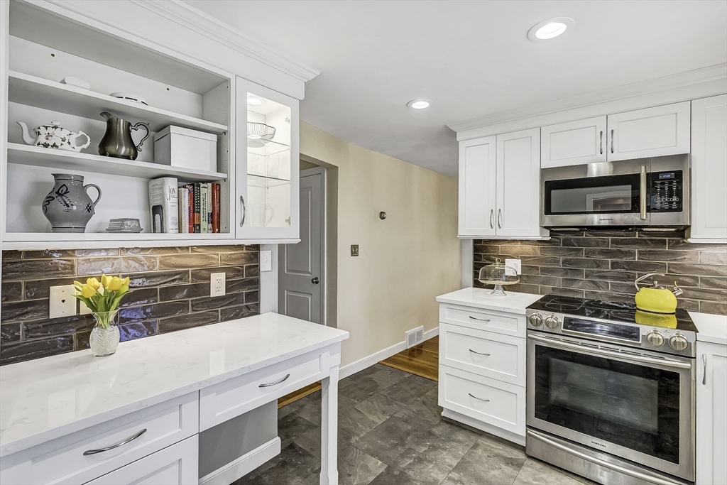 Wayland, Massachusetts, 01778, United States, 3 Bedrooms Bedrooms, ,2 BathroomsBathrooms,Residential,For Sale,1847393