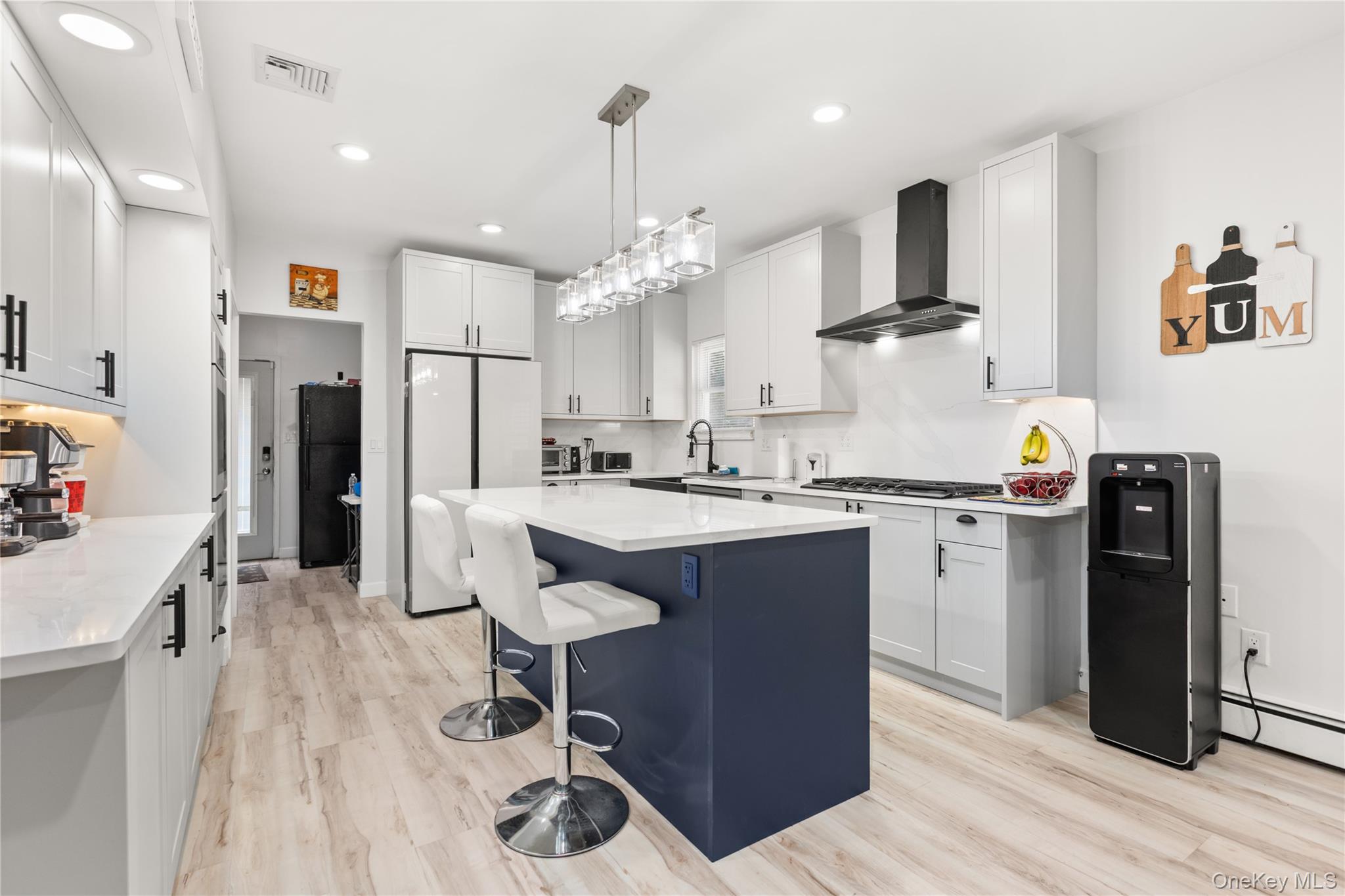 Smithtown, New York, 11787, United States, 4 Bedrooms Bedrooms, ,3 BathroomsBathrooms,Residential,For Sale,1907417