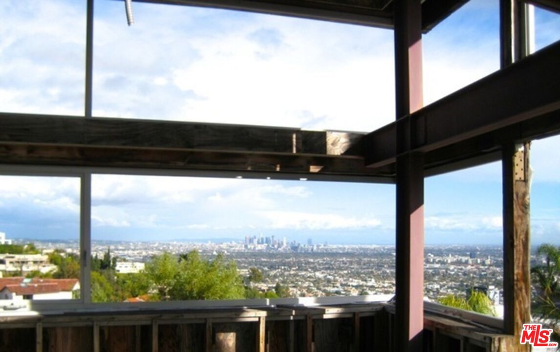 9443 Sierra Mar Pl, Los Angeles, California, 90069, United States, 3 Bedrooms Bedrooms, ,3 BathroomsBathrooms,Residential,For Sale,9443 Sierra Mar Pl,1612941