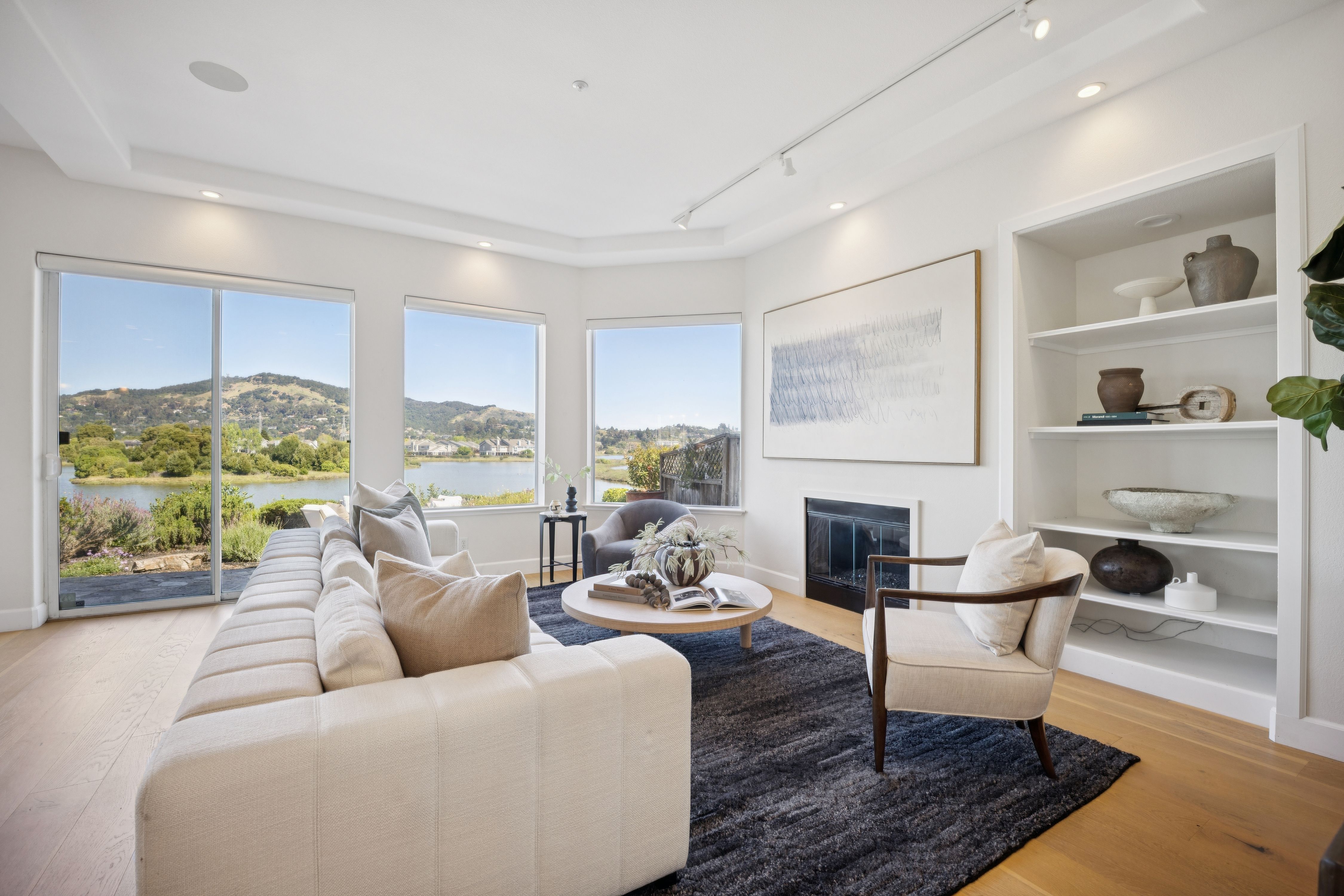  Sunny Waterfront Baypoint Lagoon Home - 物件實景