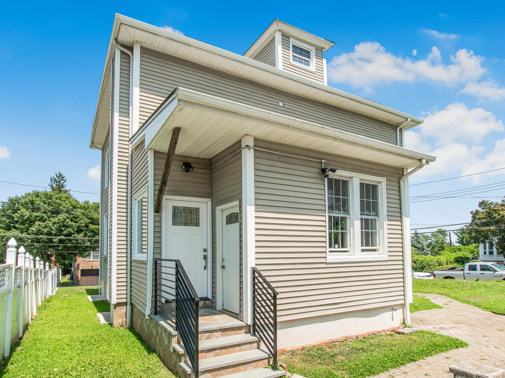 Yonkers, New York, 10701, United States, 6 Bedrooms Bedrooms, ,3 BathroomsBathrooms,Residential,For Sale,1904249