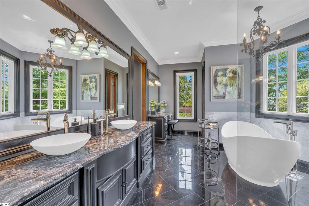Marietta, South Carolina, 29661, United States, 4 Bedrooms Bedrooms, ,7 BathroomsBathrooms,Residential,For Sale,1940358