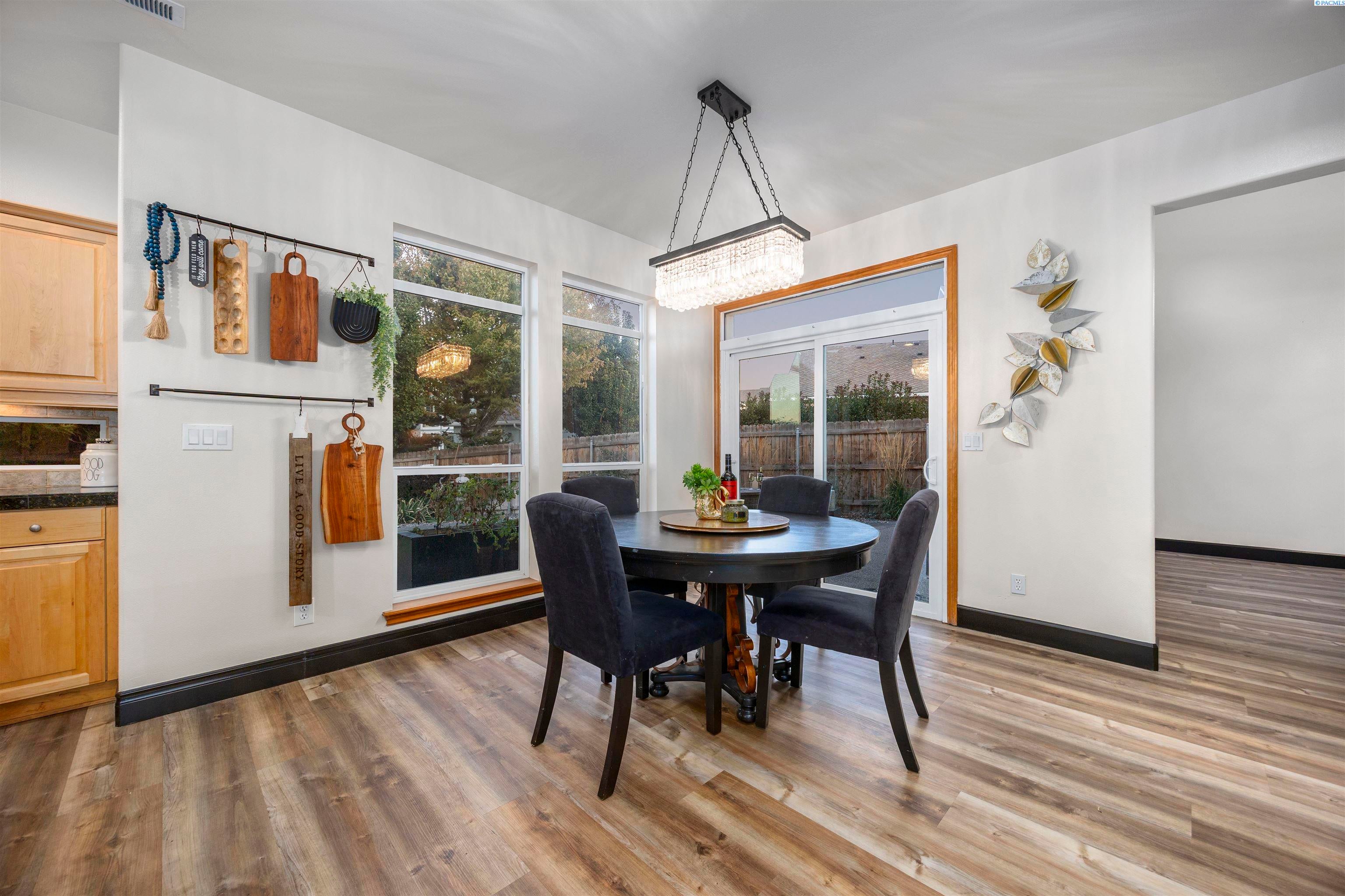 Kennewick, Washington, 99337, United States, 3 Bedrooms Bedrooms, ,3 BathroomsBathrooms,Residential,For Sale,1981093