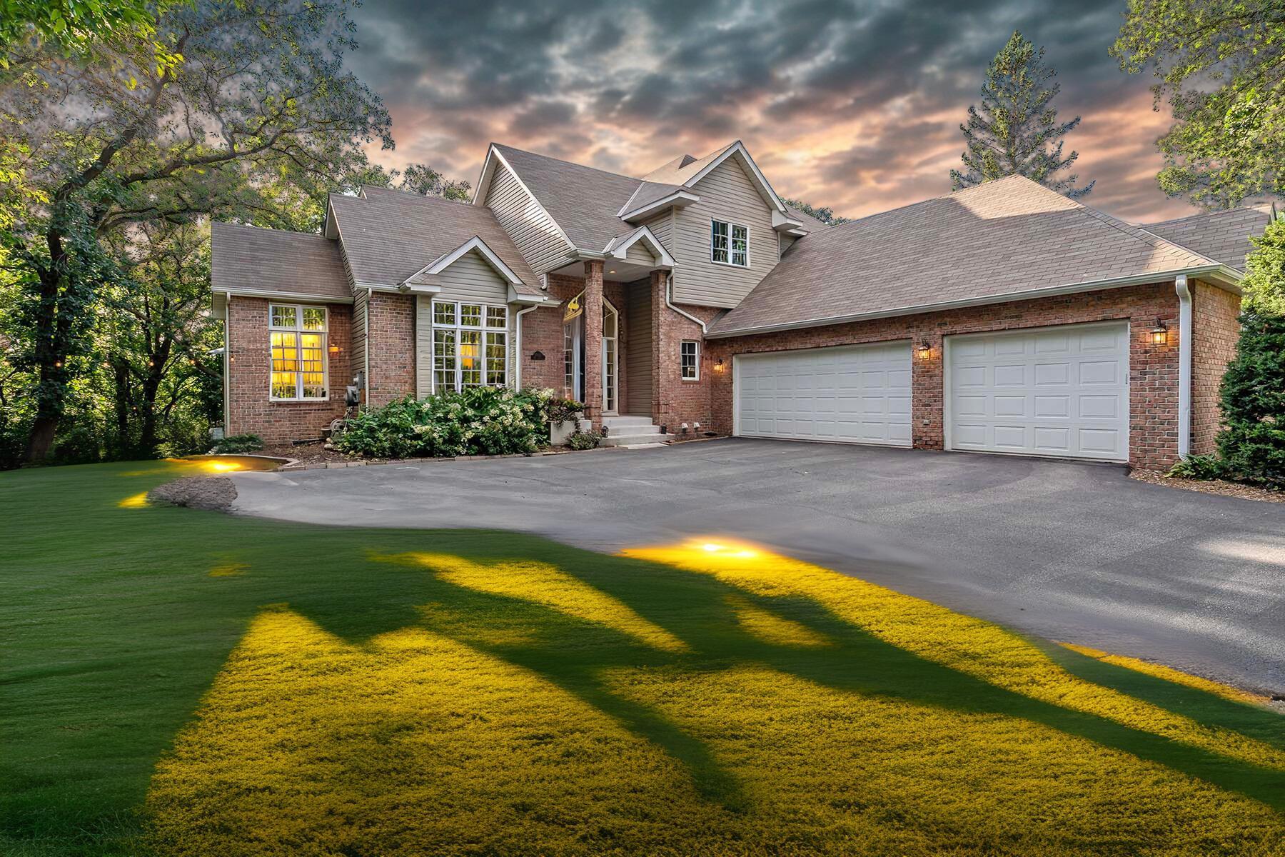 Burnsville, Minnesota, 55306, United States, 5 Bedrooms Bedrooms, ,3 BathroomsBathrooms,Residential,For Sale,1924663