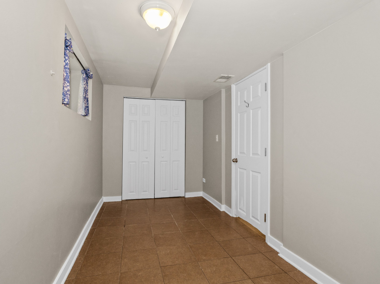Evanston, Illinois, 60201, United States, 5 Bedrooms Bedrooms, ,3 BathroomsBathrooms,Residential,For Sale,1908877