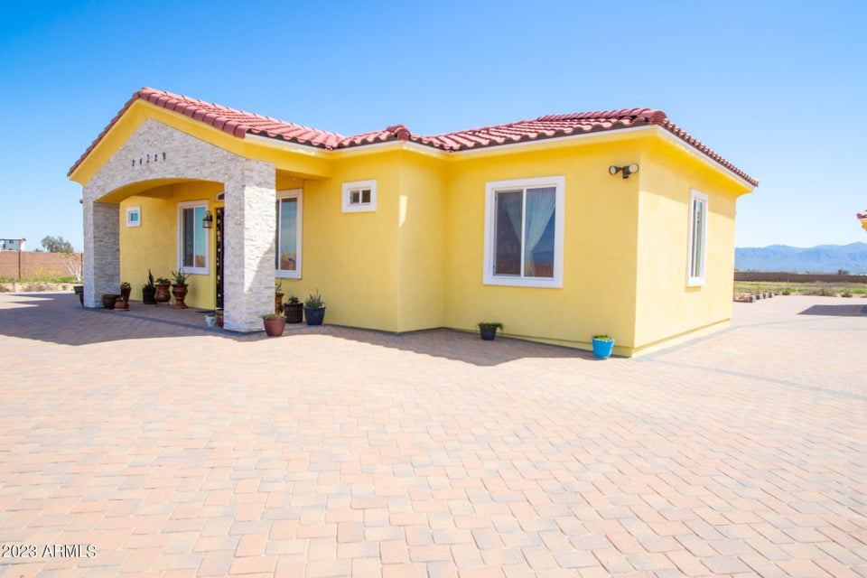 Witmann, Arizona, 85361, United States, 6 Bedrooms Bedrooms, ,3 BathroomsBathrooms,Residential,For Sale,1977429