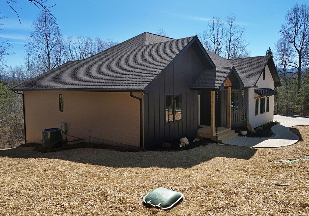 Young Harris, Georgia, 30582, United States, 3 Bedrooms Bedrooms, ,2 BathroomsBathrooms,Residential,For Sale,1859121
