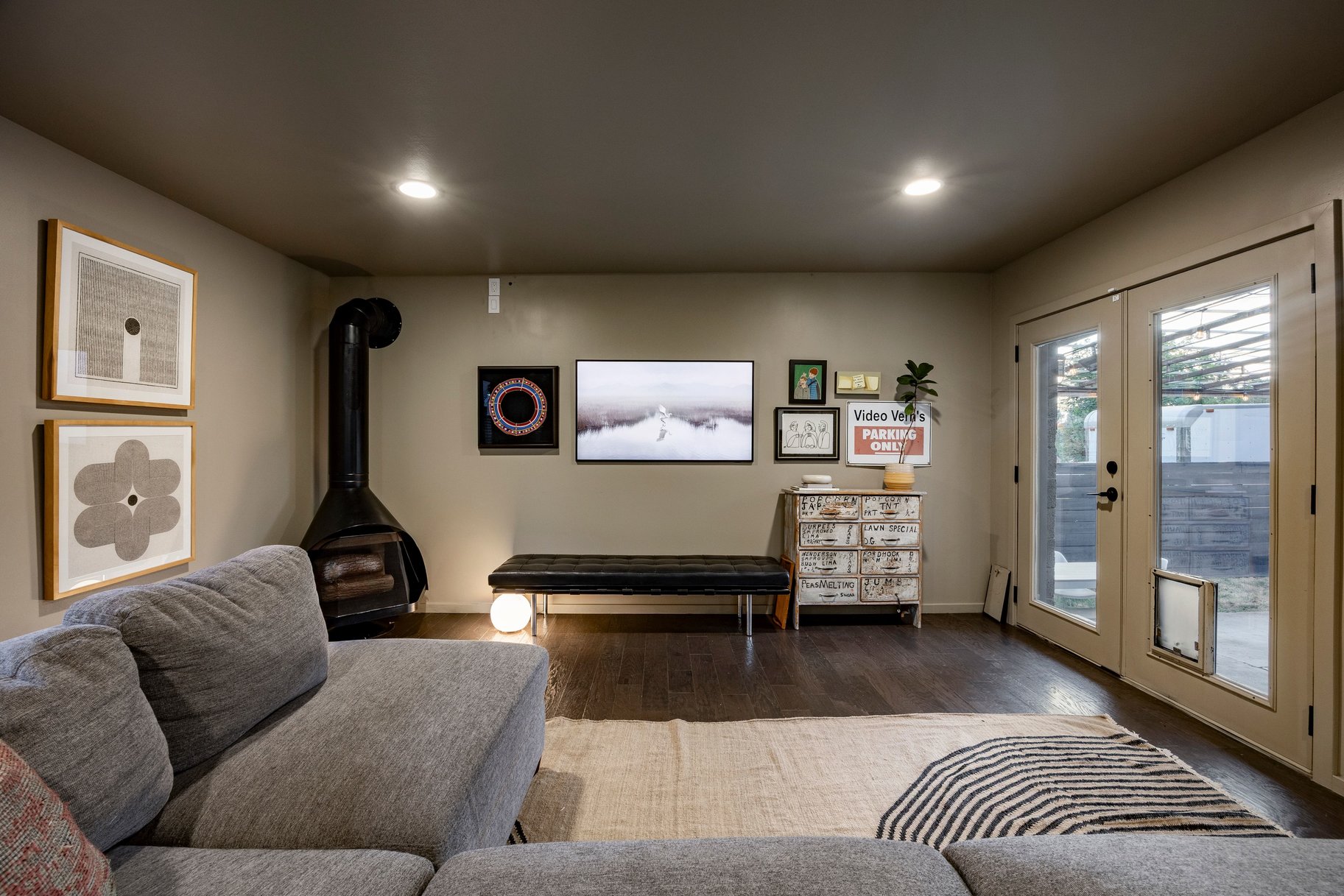  Spacious Millcreek Bungalow with Expansive Backyard & 2-Car Garage - 物件實景
