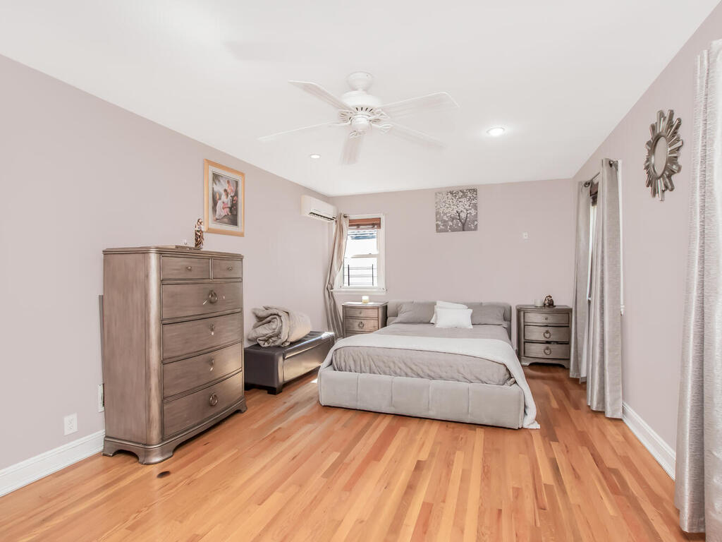 Yonkers, New York, 10704, United States, 4 Bedrooms Bedrooms, ,4 BathroomsBathrooms,Residential,For Sale,1977850