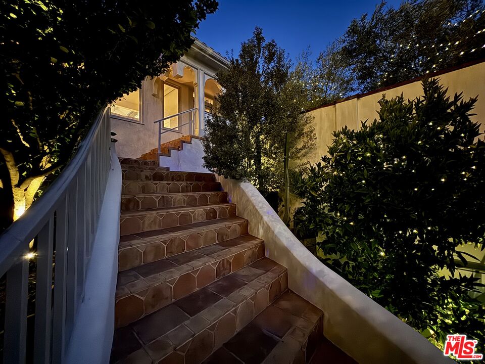 Los Angeles, California, 90068, United States, 3 Bedrooms Bedrooms, ,3 BathroomsBathrooms,Residential,For Sale,1794796