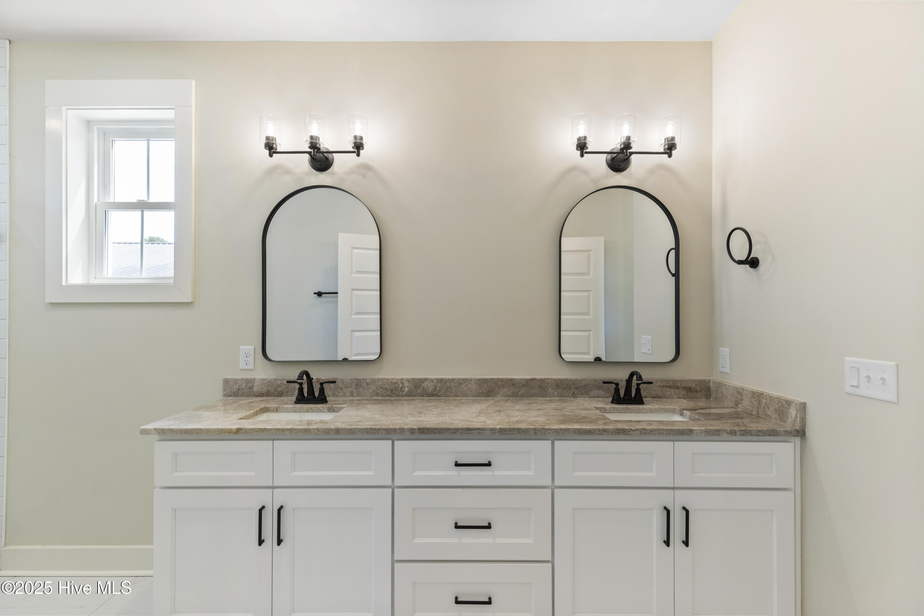 Carolina Beach, North Carolina, 28428, United States, 3 Bedrooms Bedrooms, ,2 BathroomsBathrooms,Residential,For Sale,1992087