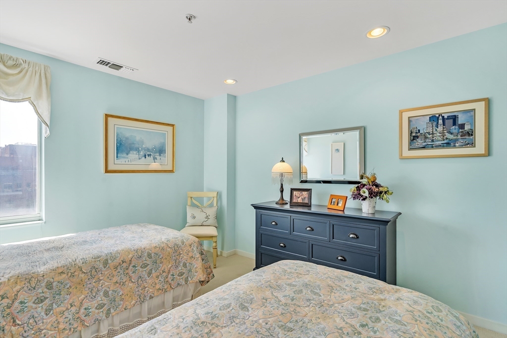 Cambridge, Massachusetts, 02141, United States, 2 Bedrooms Bedrooms, ,2 BathroomsBathrooms,Residential,For Sale,1913406
