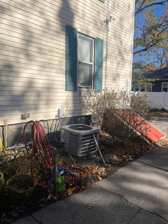 Mansfield, Massachusetts, 02048, United States, 6 Bedrooms Bedrooms, ,2 BathroomsBathrooms,Residential,For Sale,2000850