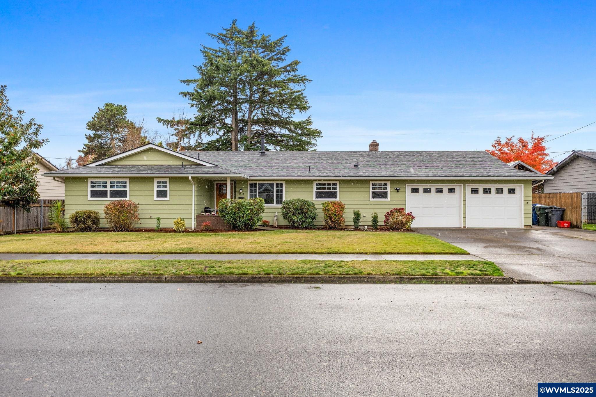 Keizer, Oregon, 97303, United States, 3 Bedrooms Bedrooms, ,2 BathroomsBathrooms,Residential,For Sale,1989311