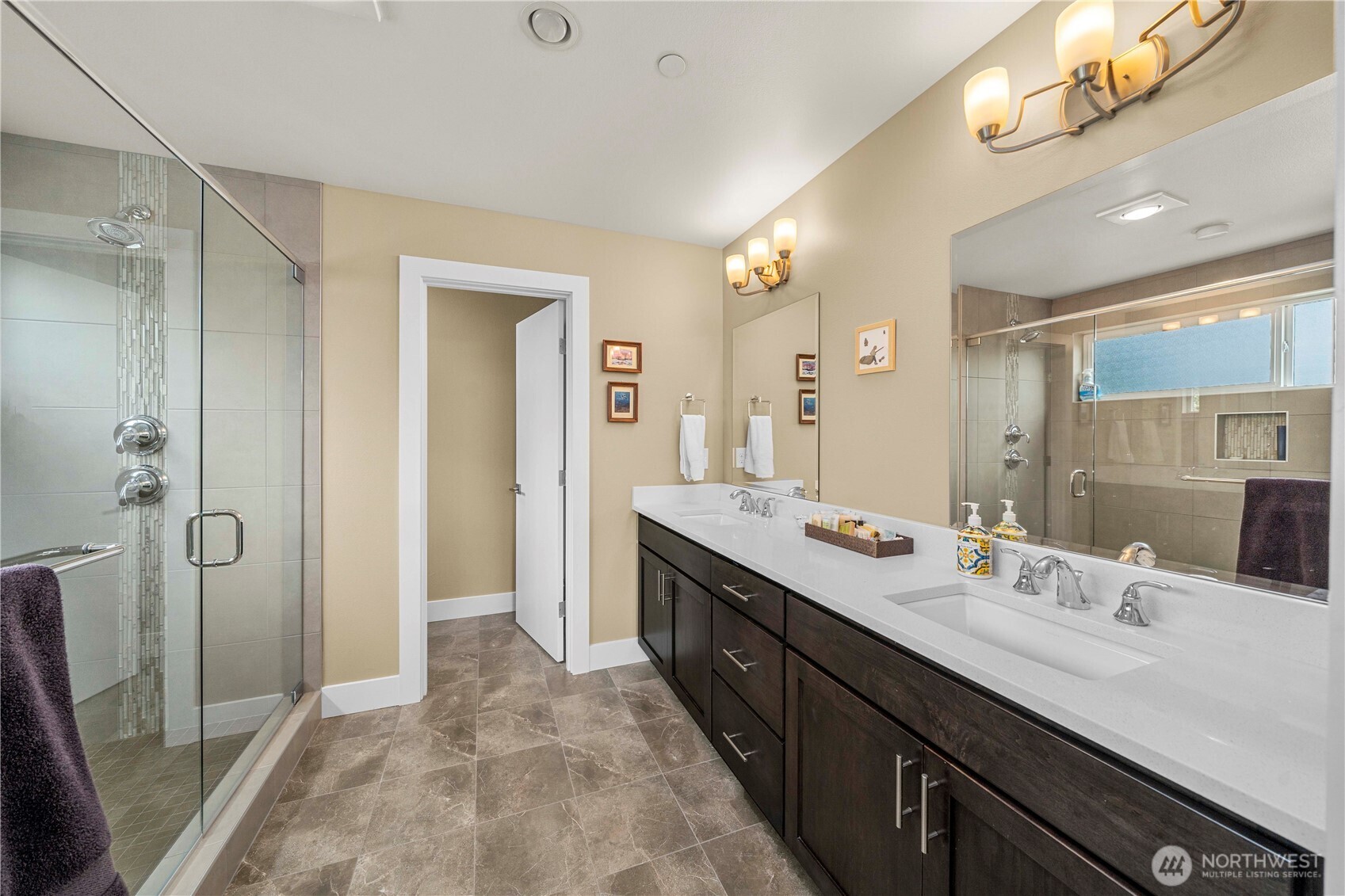 Bothell, Washington, 98011, United States, 4 Bedrooms Bedrooms, ,3 BathroomsBathrooms,Residential,For Sale,1992873