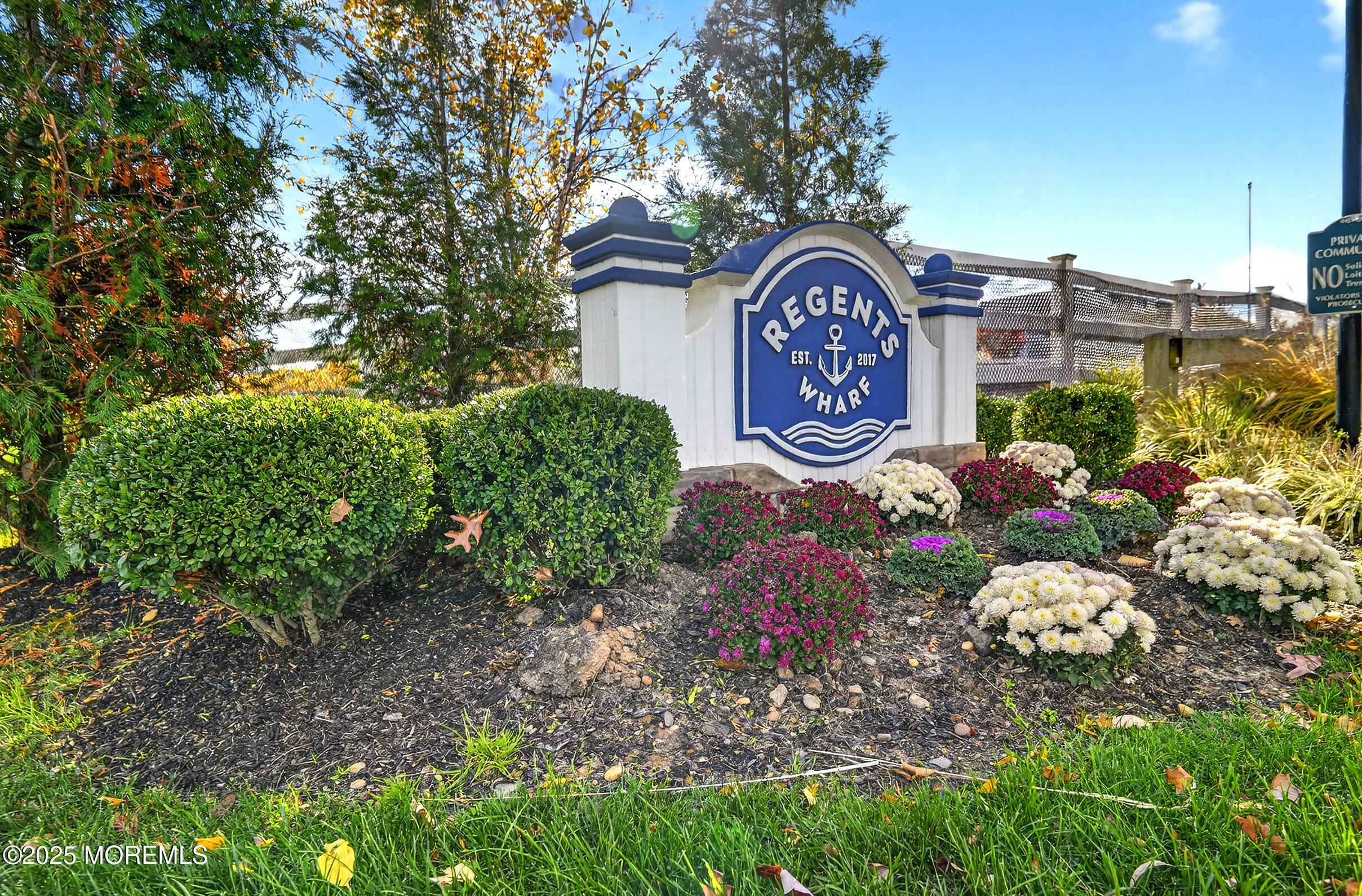 Parlin, New Jersey, 08859, United States, 2 Bedrooms Bedrooms, ,3 BathroomsBathrooms,Residential,For Sale,1989298