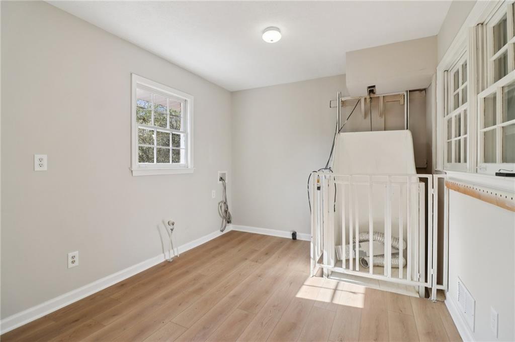 Smyrna, Georgia, 30082, United States, 6 Bedrooms Bedrooms, ,3 BathroomsBathrooms,Residential,For Sale,2002854