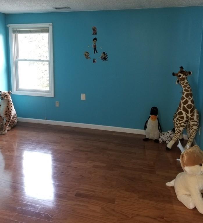 Chelmsford, Massachusetts, 01824, United States, 4 Bedrooms Bedrooms, ,3 BathroomsBathrooms,Residential,For Sale,1920536