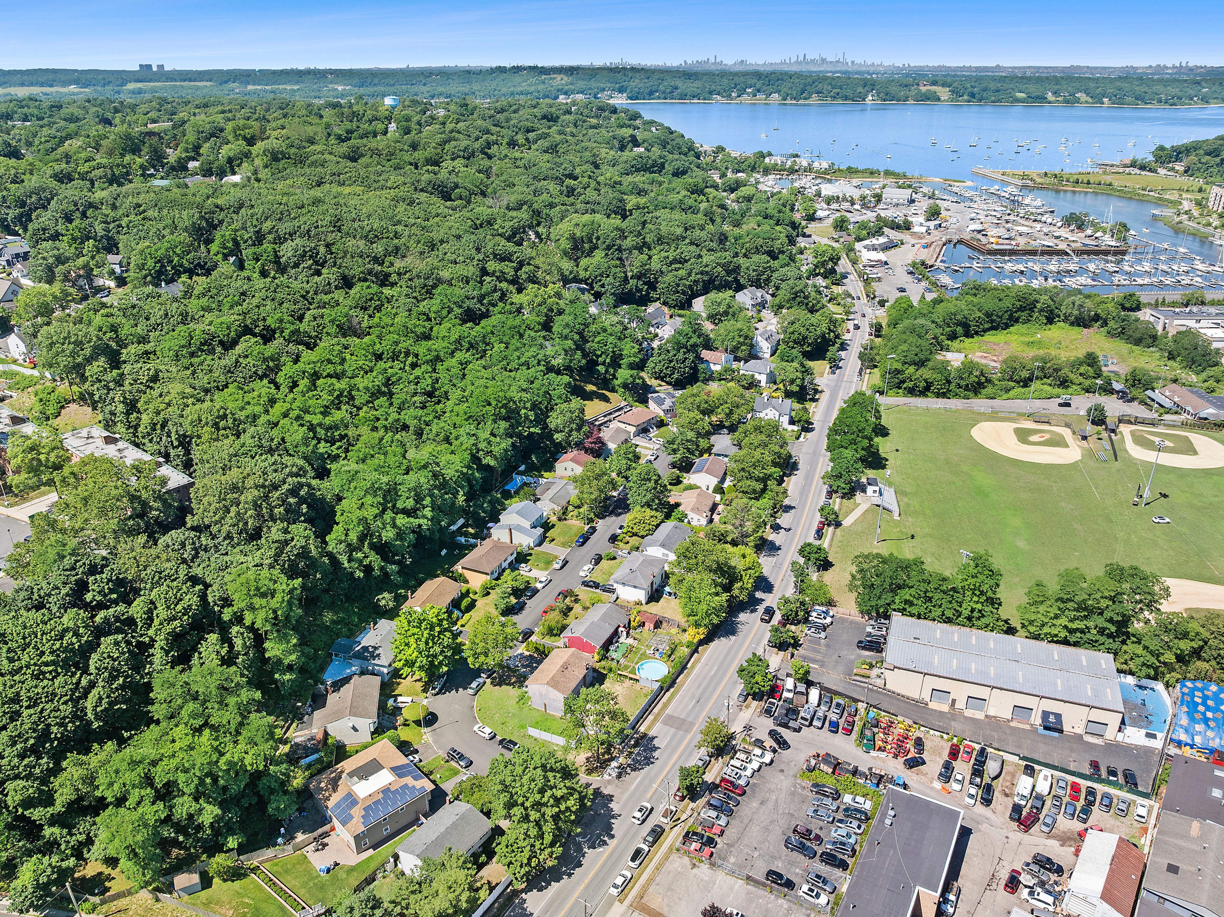  17 Harmony Lane, Glen Cove, NY, 11542 - 物件實景
