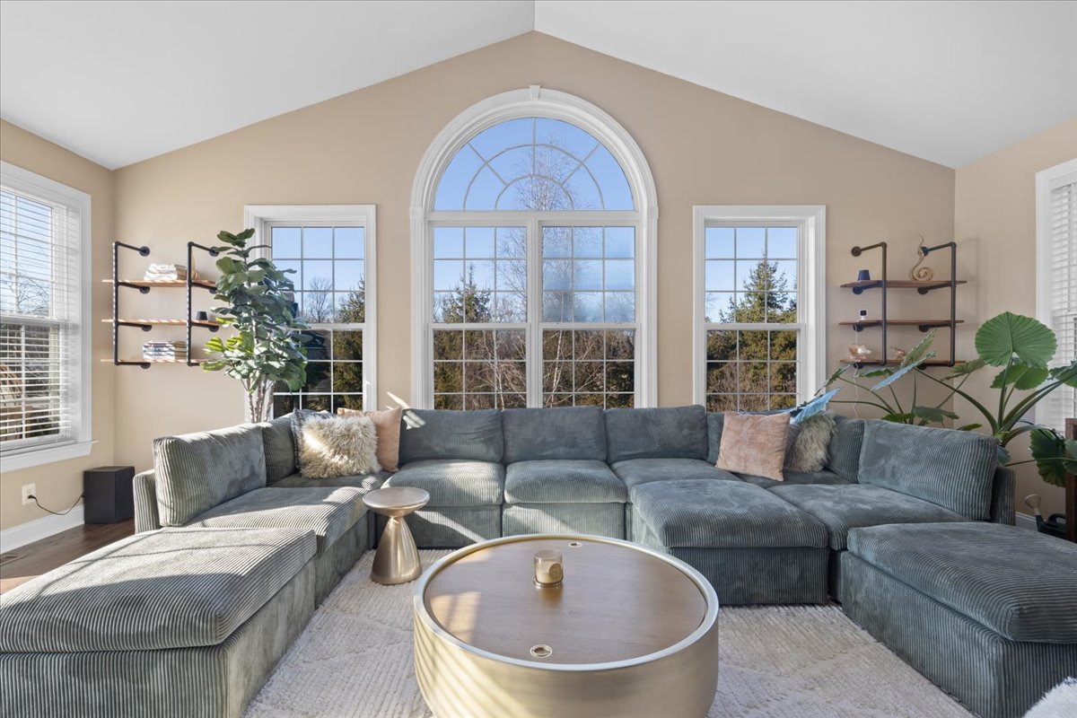 New Windsor, Maryland, 21776, United States, 5 Bedrooms Bedrooms, ,5 BathroomsBathrooms,Residential,For Sale,1943659