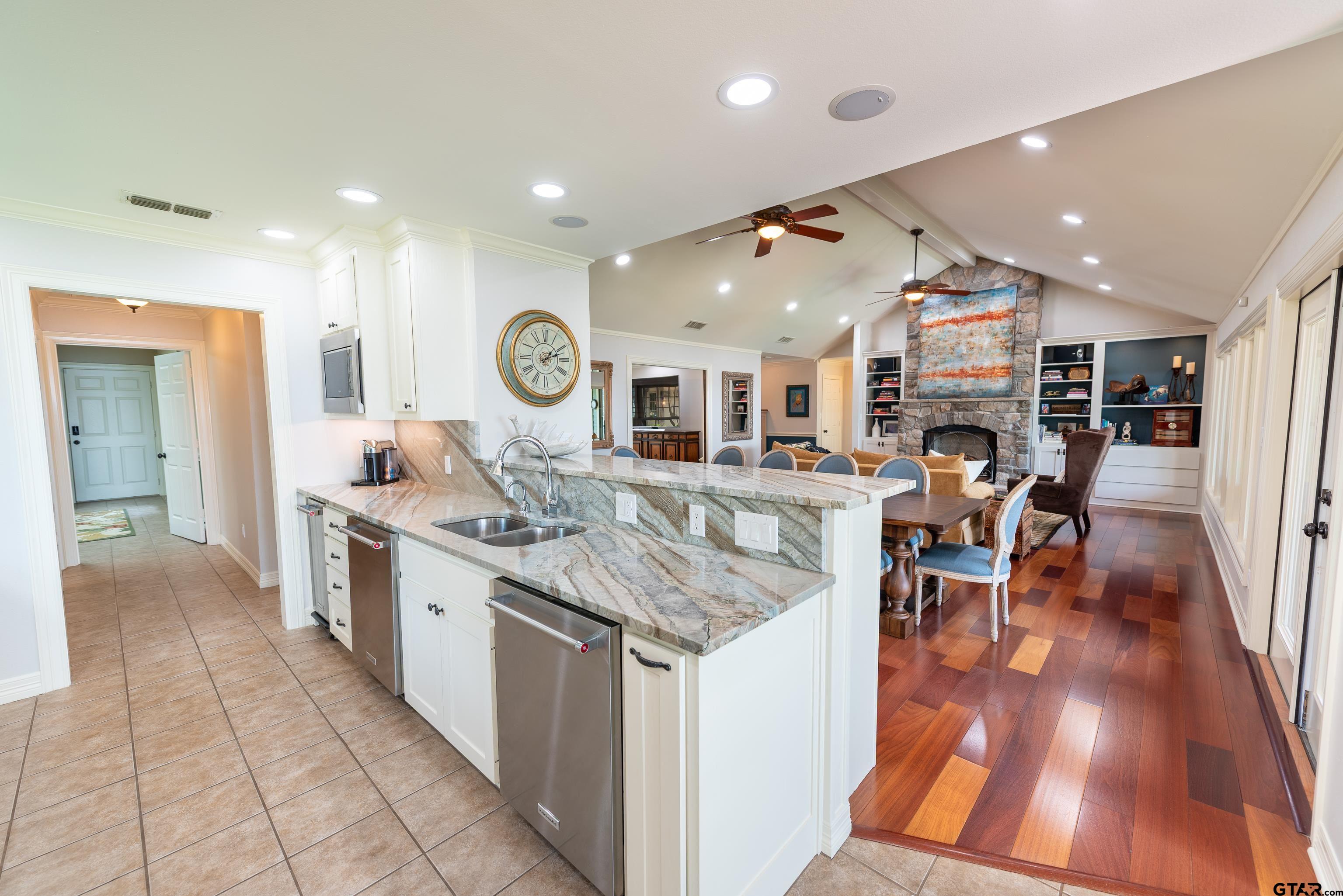 Pittsburg, Texas, 75686, United States, 4 Bedrooms Bedrooms, ,3 BathroomsBathrooms,Residential,For Sale,1895197