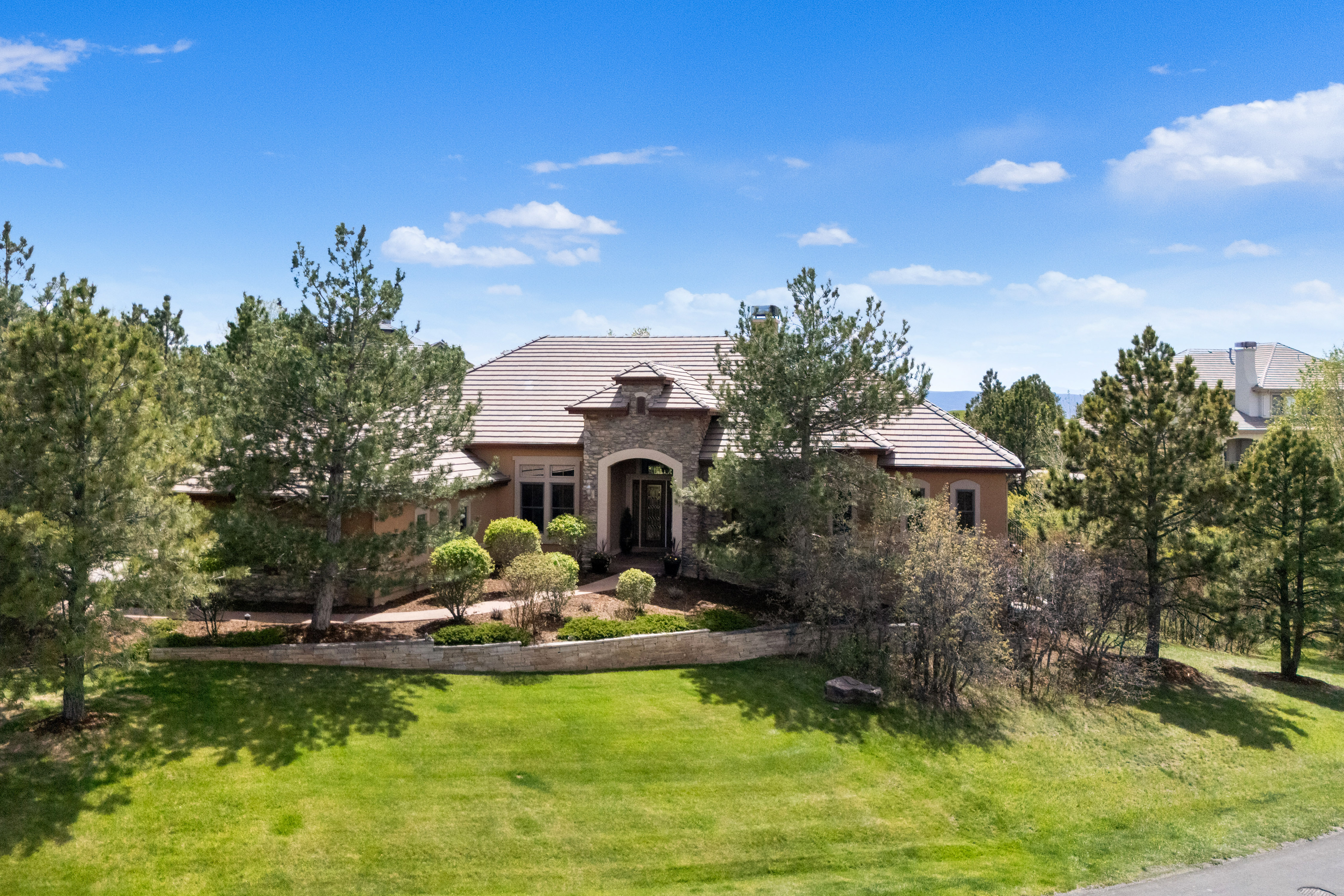  Exceptional ranch-style home in the prestigious gated golf course community - 物件實景