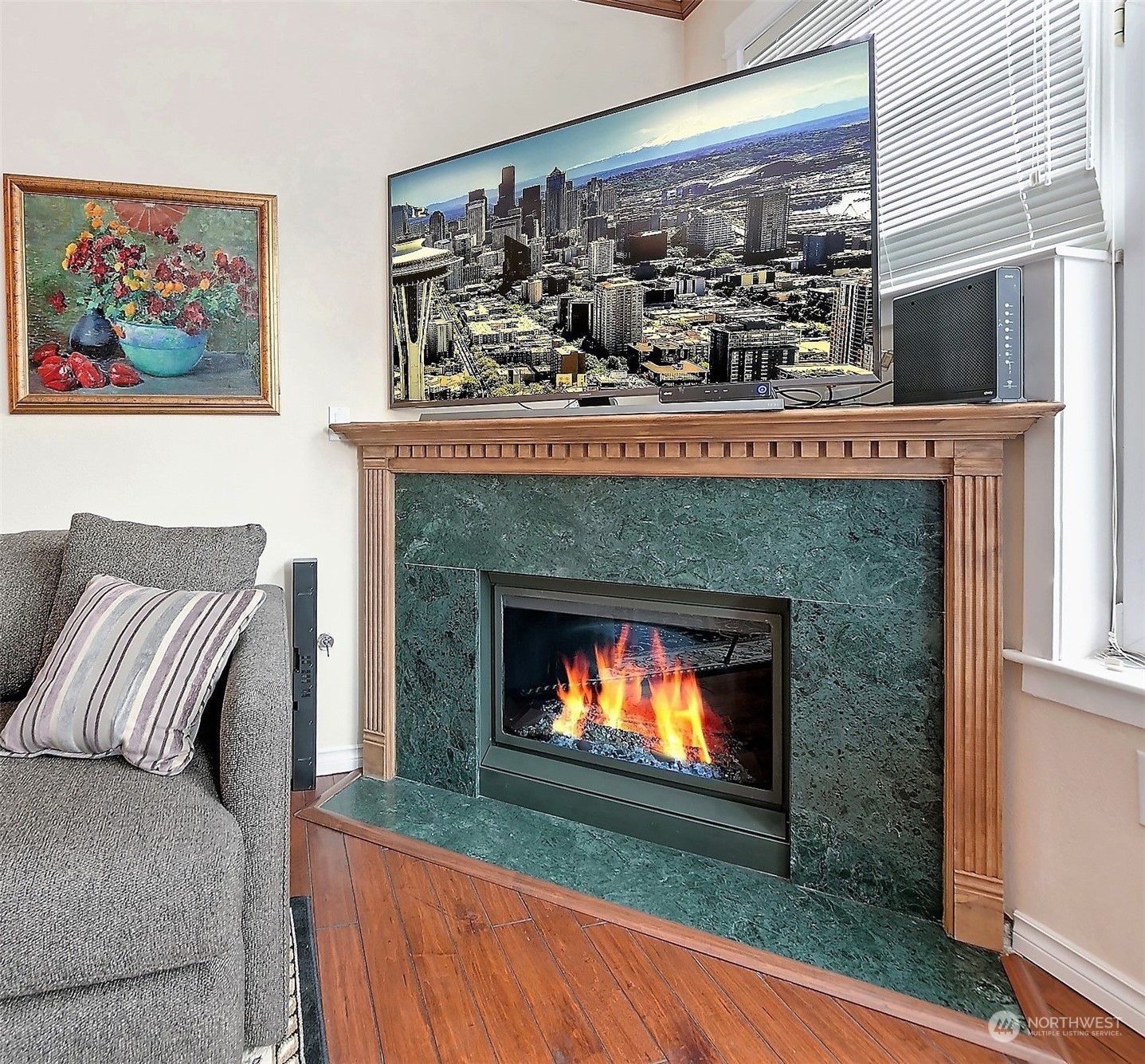 Seattle, Washington, 98121, United States, 1 Bedroom Bedrooms, ,Residential,For Sale,1924097