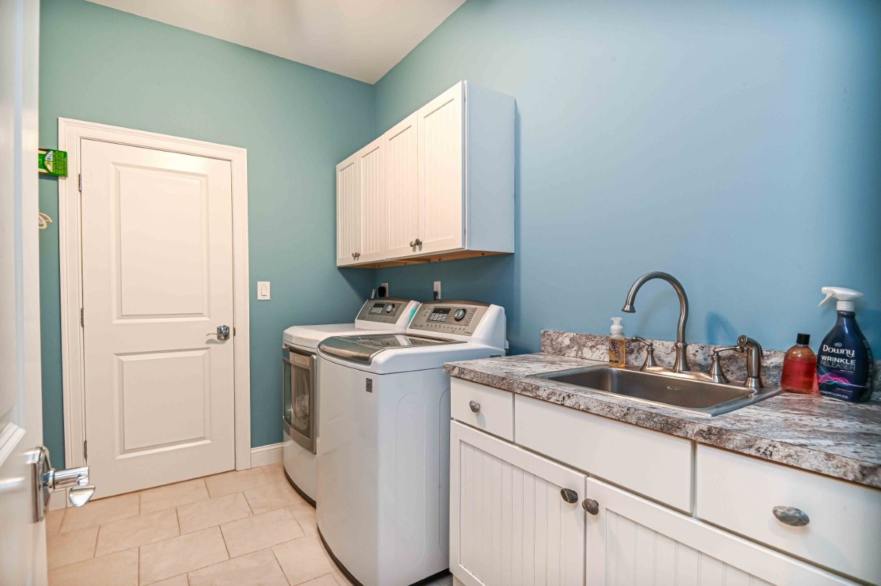 Ogunquit, Maine, 03907, United States, 13 Bedrooms Bedrooms, ,3 BathroomsBathrooms,Residential,For Sale,1777971