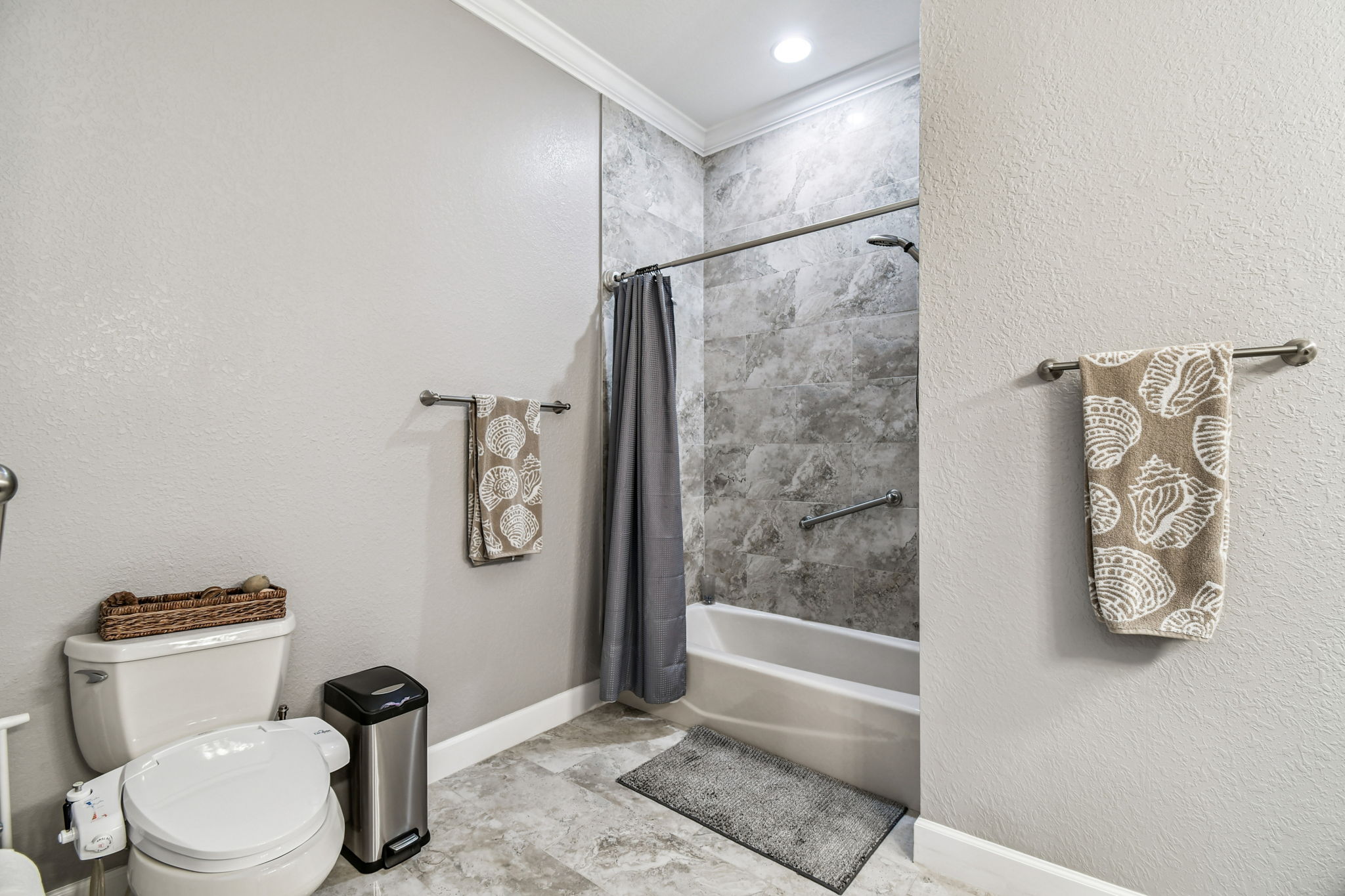 Madeira Beach, Florida, 33708, United States, 6 Bedrooms Bedrooms, ,6 BathroomsBathrooms,Residential,For Sale,1975666