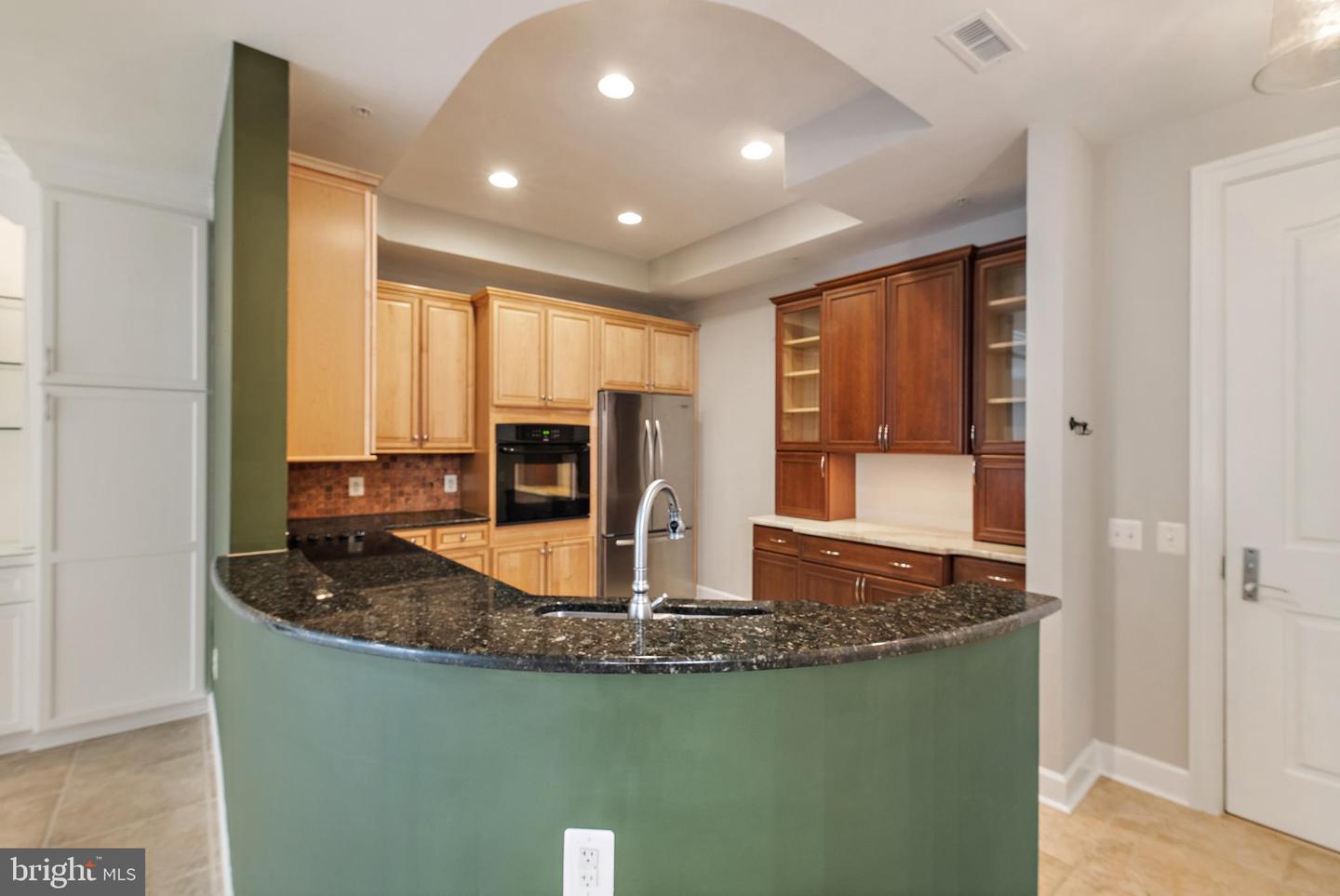Annapolis, Maryland, 21401, United States, 2 Bedrooms Bedrooms, ,2 BathroomsBathrooms,Residential,For Sale,1848814