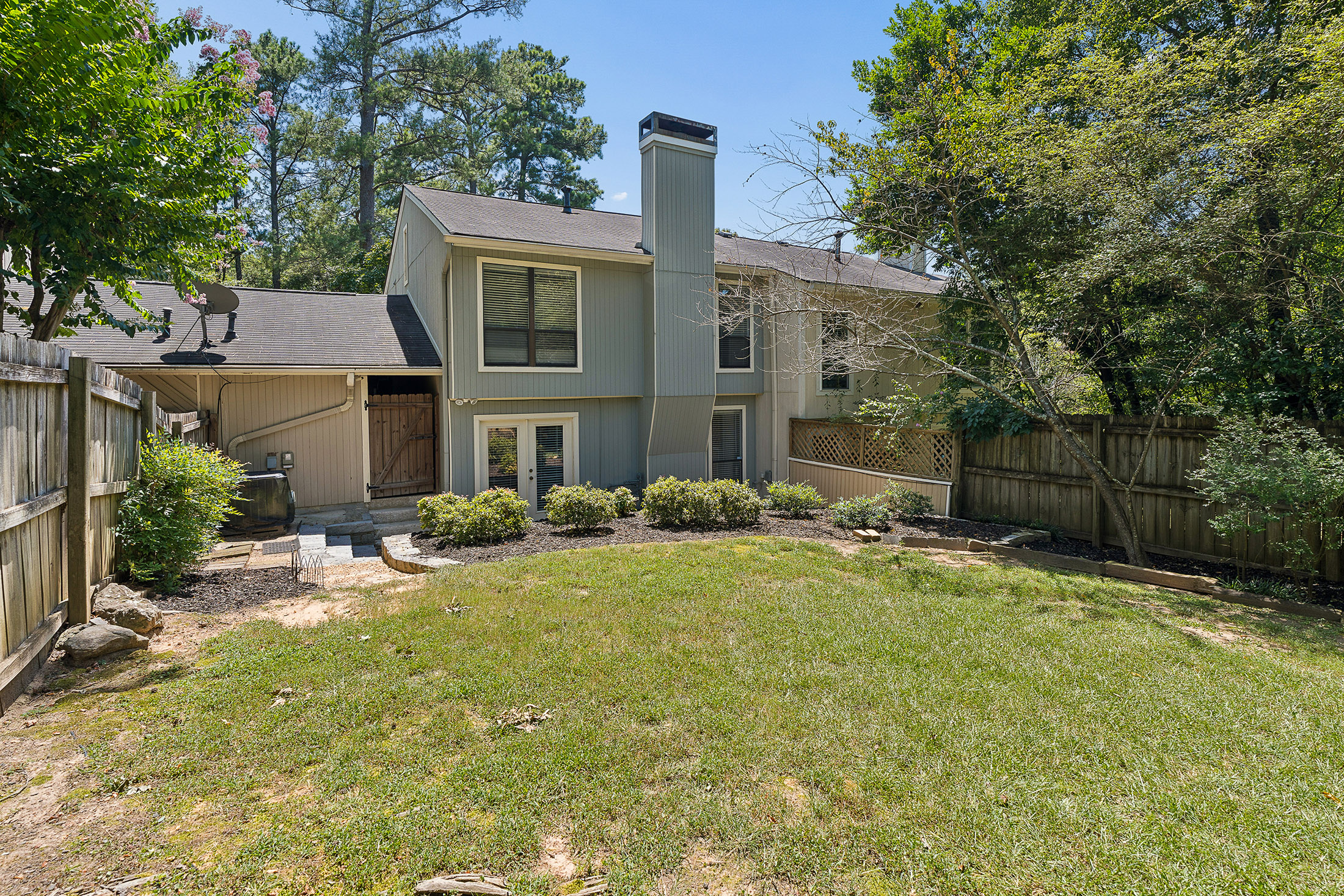  Beautifully Updated Fee Simple Townhome in an Exceptional Brookhaven Location - 物件實景