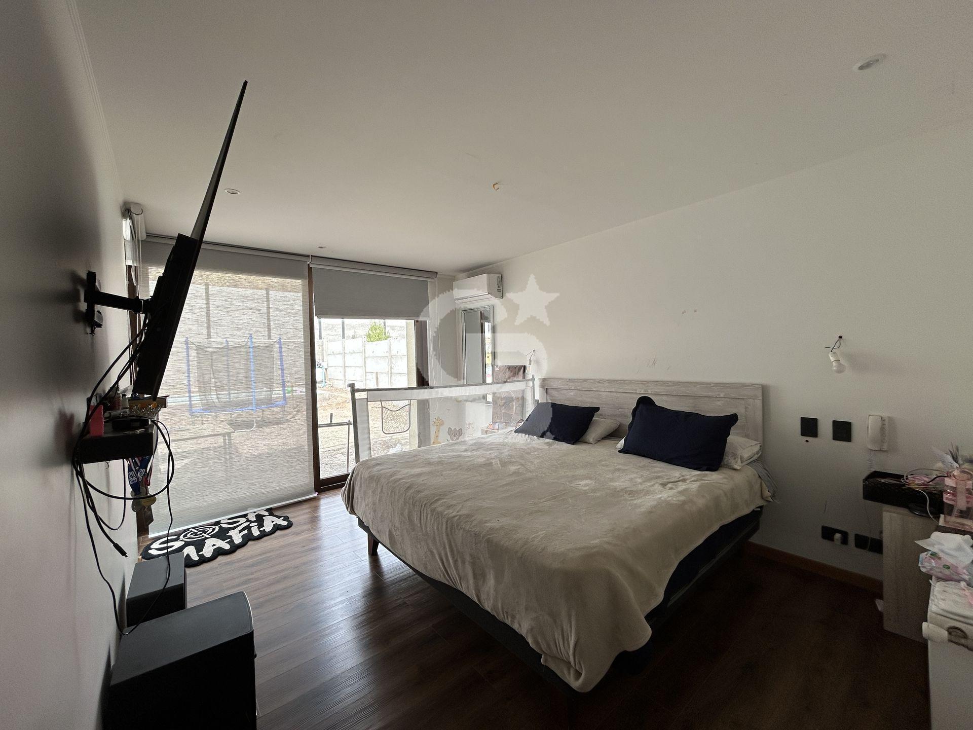 Colina, Chile, 4 Bedrooms Bedrooms, ,5 BathroomsBathrooms,Residential,For Sale,1991105