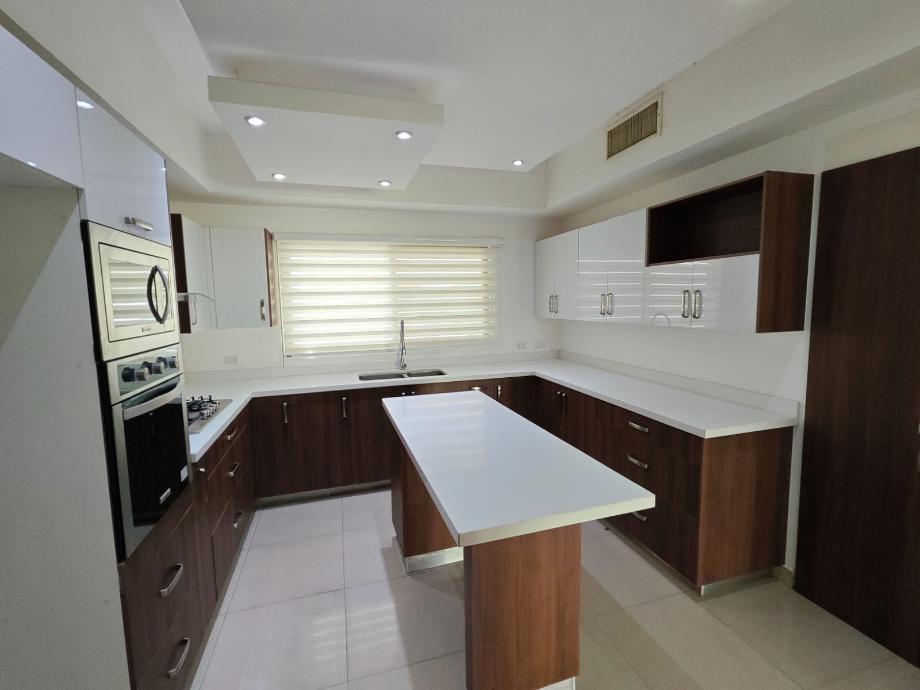 Circuito Primavera, Torreón, Coahuila de Zaragoza, 27018, Mexico, 3 Bedrooms Bedrooms, ,3 BathroomsBathrooms,Residential,For Sale,Circuito Primavera,1620692