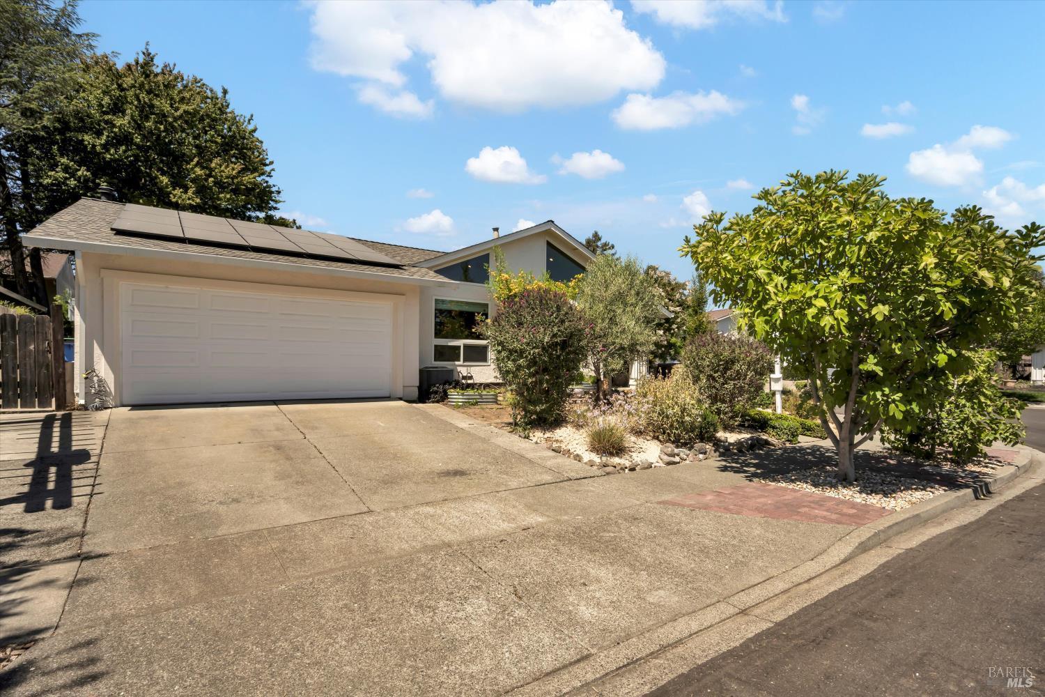 Napa, California, 94558, United States, 4 Bedrooms Bedrooms, ,2 BathroomsBathrooms,Residential,For Sale,1926171