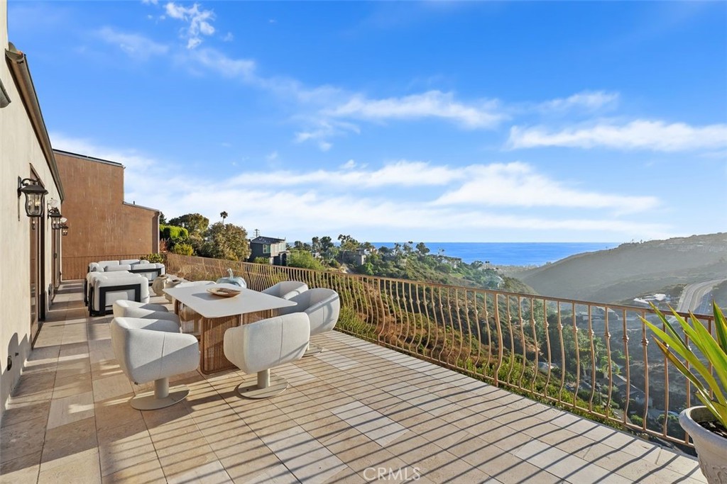 Laguna Beach, California, 92651, United States, 5 Bedrooms Bedrooms, ,6 BathroomsBathrooms,Residential,For Sale,1908512