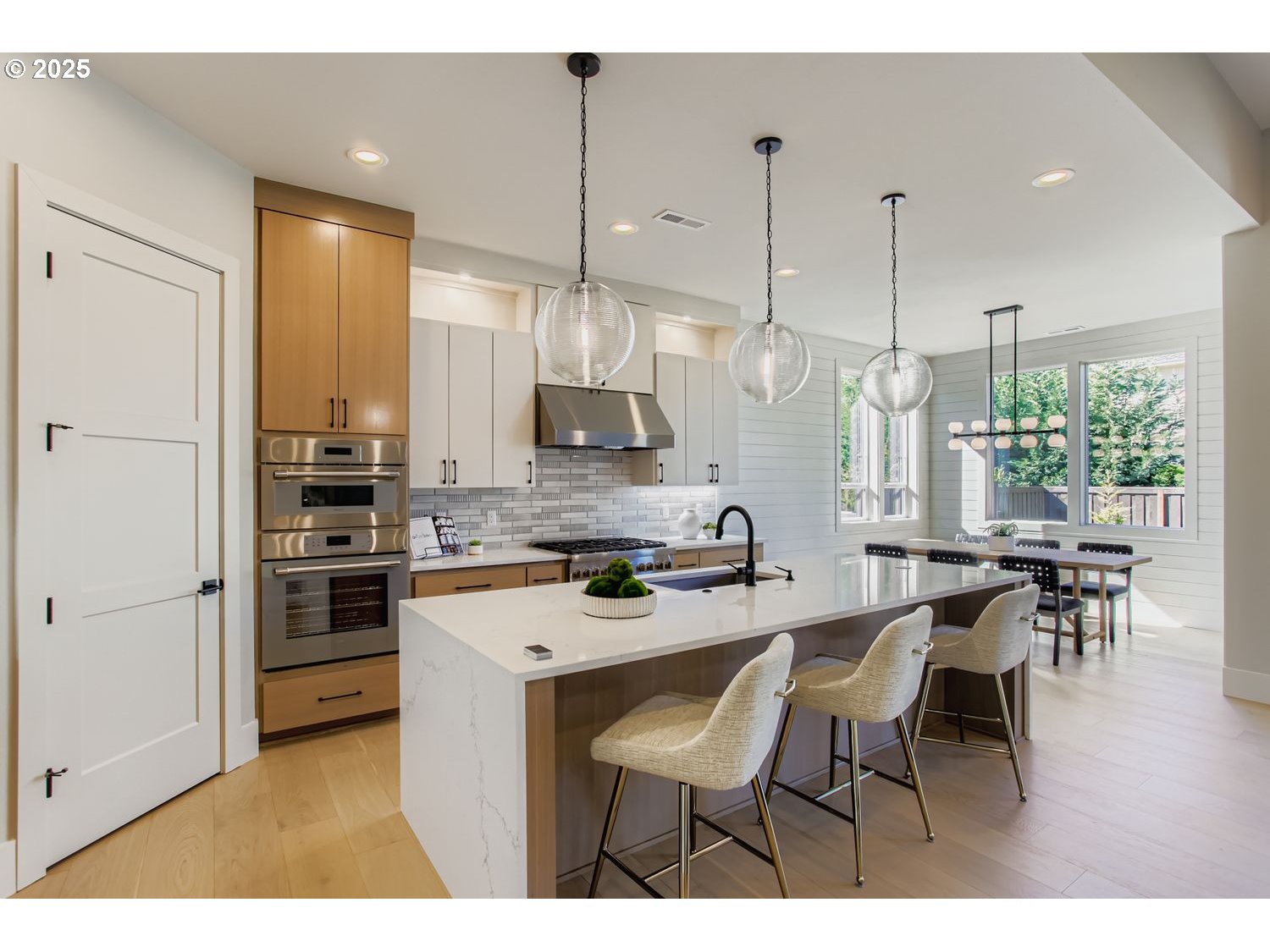 Portland, Oregon, 97229, United States, 5 Bedrooms Bedrooms, ,4 BathroomsBathrooms,Residential,For Sale,1982334