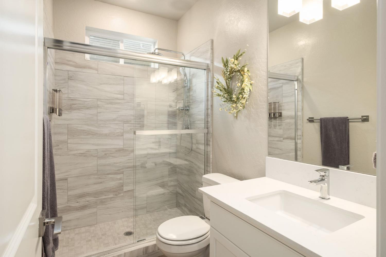 Clovis, California, 93619, United States, 6 Bedrooms Bedrooms, ,4 BathroomsBathrooms,Residential,For Sale,2005151