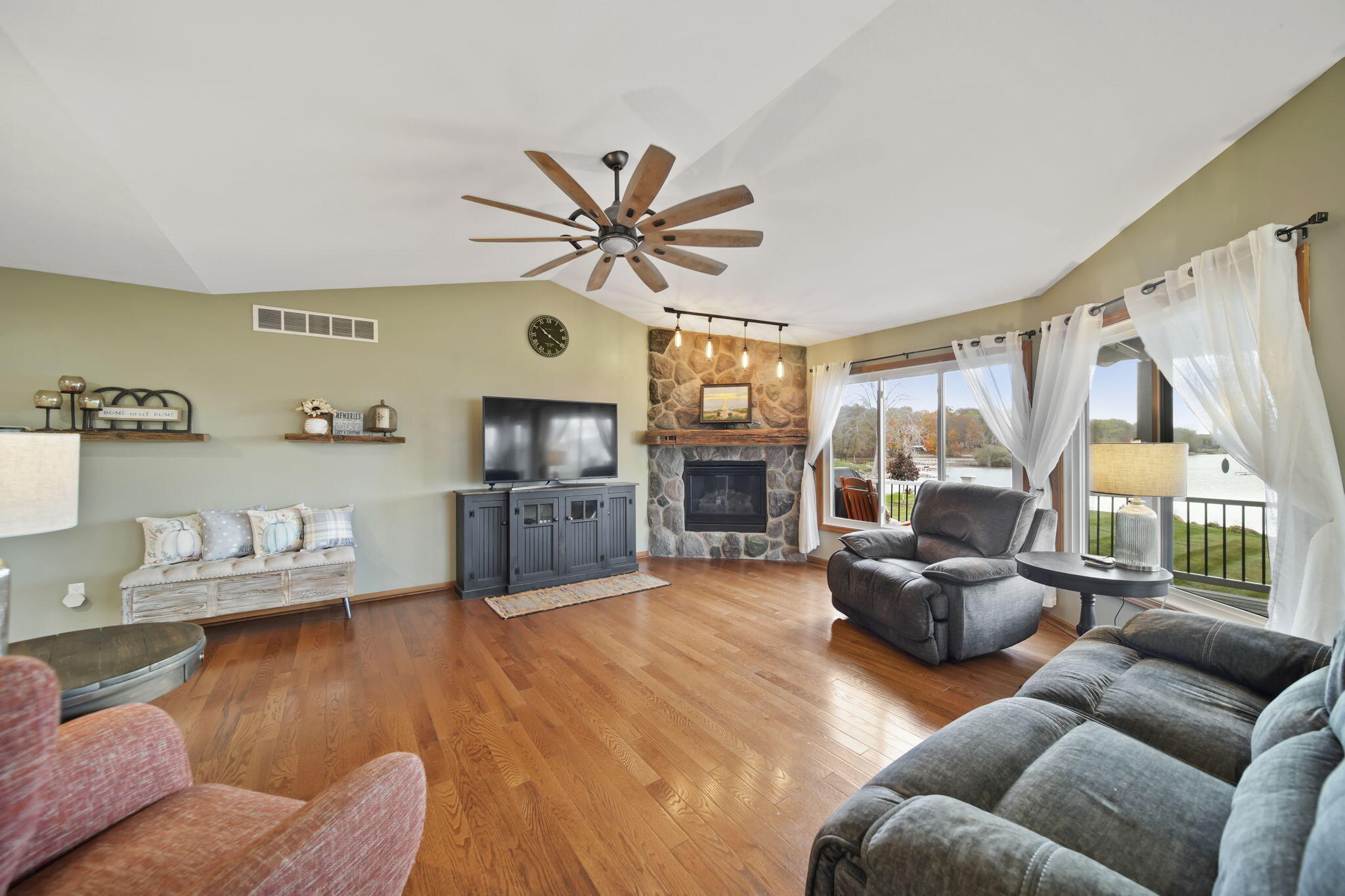 Onsted, Michigan, 49265, United States, 3 Bedrooms Bedrooms, ,3 BathroomsBathrooms,Residential,For Sale,1984603