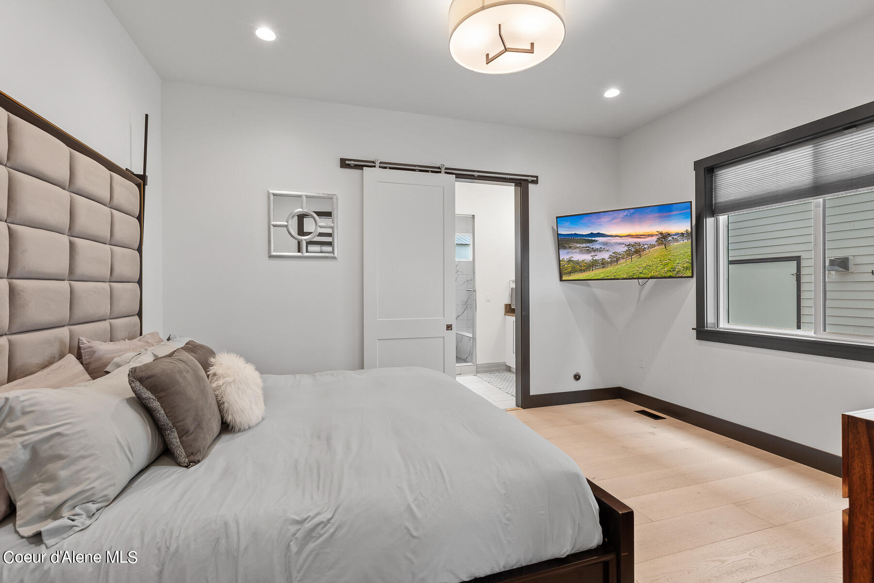 Coeur d'Alene, Idaho, 83814, United States, 4 Bedrooms Bedrooms, ,1 BathroomBathrooms,Residential,For Sale,1975946