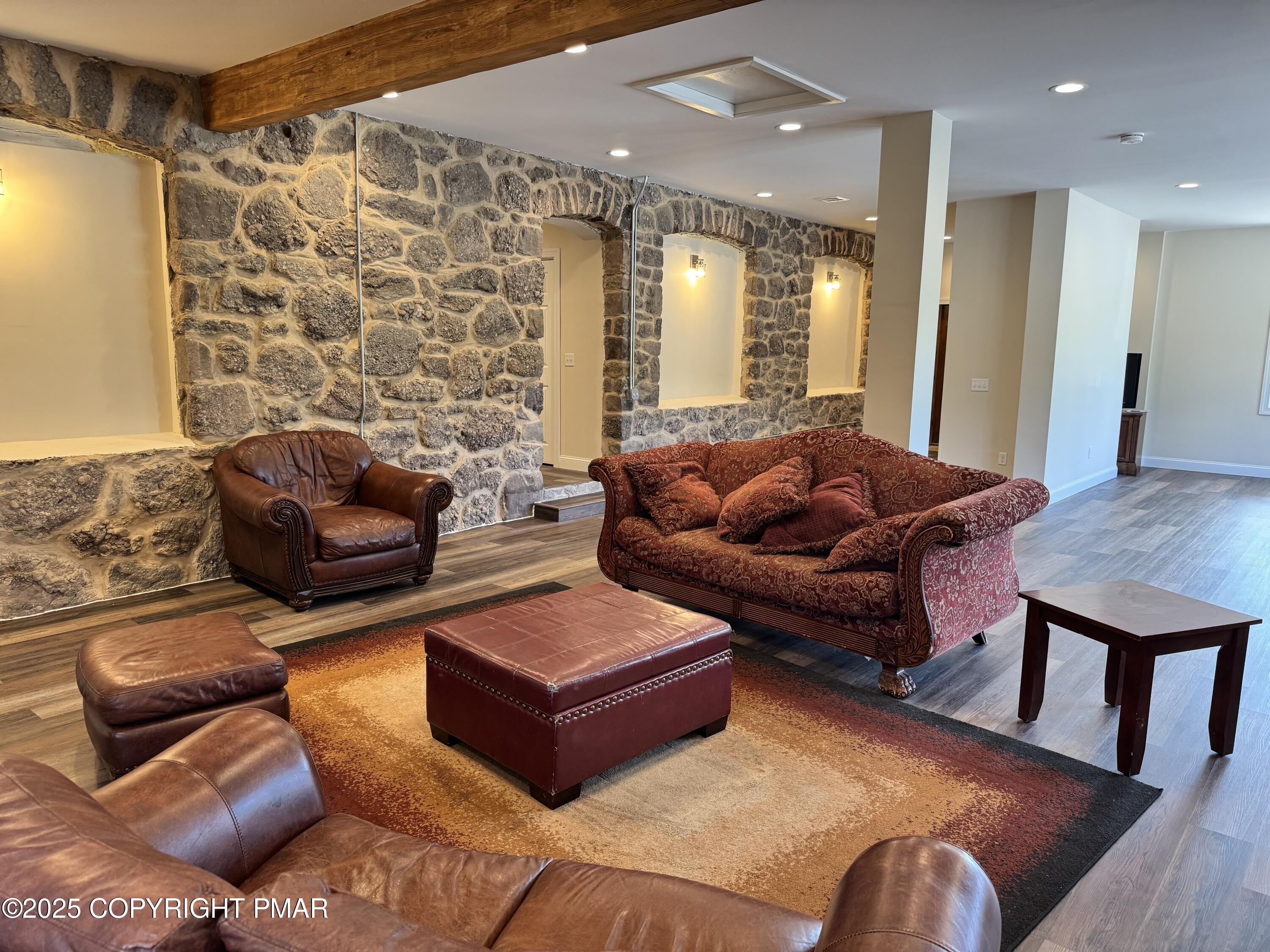 Blakeslee, Pennsylvania, 18610, United States, 5 Bedrooms Bedrooms, ,4 BathroomsBathrooms,Residential,For Sale,1937474