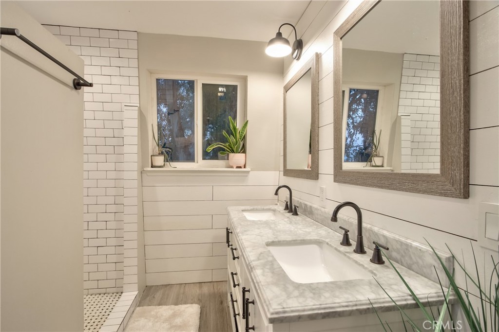 Menifee, California, 92584, United States, 5 Bedrooms Bedrooms, ,4 BathroomsBathrooms,Residential,For Sale,1988892