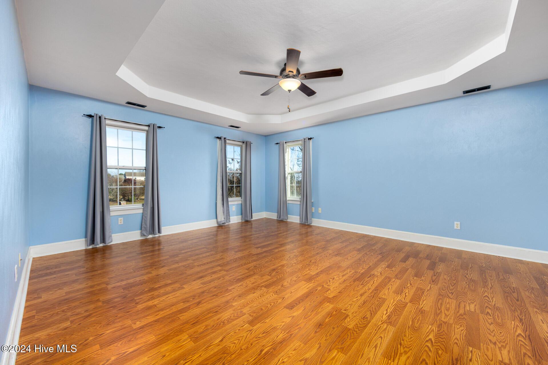 Currituck, North Carolina, 27929, United States, 4 Bedrooms Bedrooms, ,4 BathroomsBathrooms,Residential,For Sale,1849903