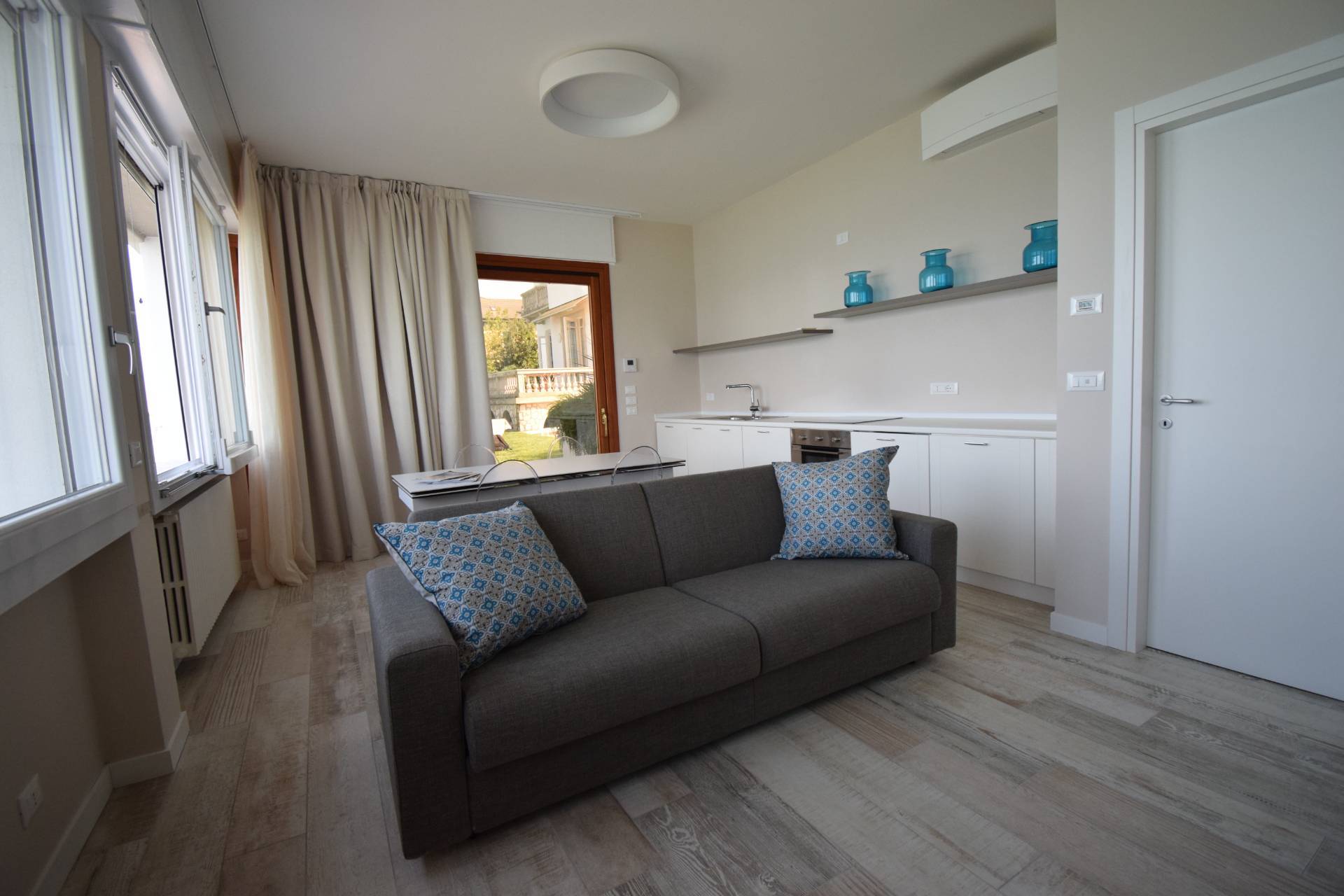 Desenzano del Garda, Brescia, 25015, IT, 4 Bedrooms Bedrooms, ,4 BathroomsBathrooms,Residential,For Sale,1826447