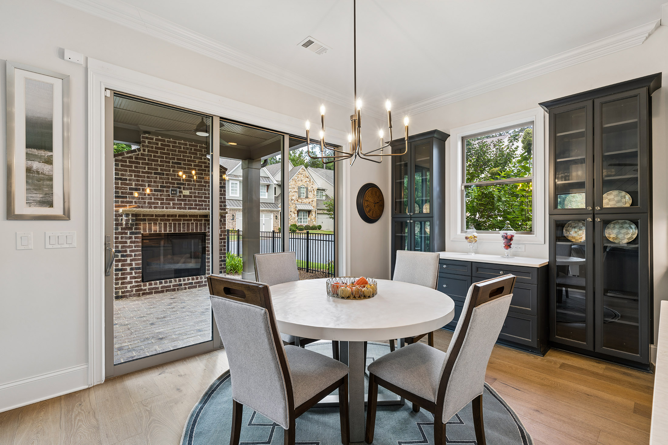  Upgraded Townhome Offers Low Maintenance Living - 物件實景