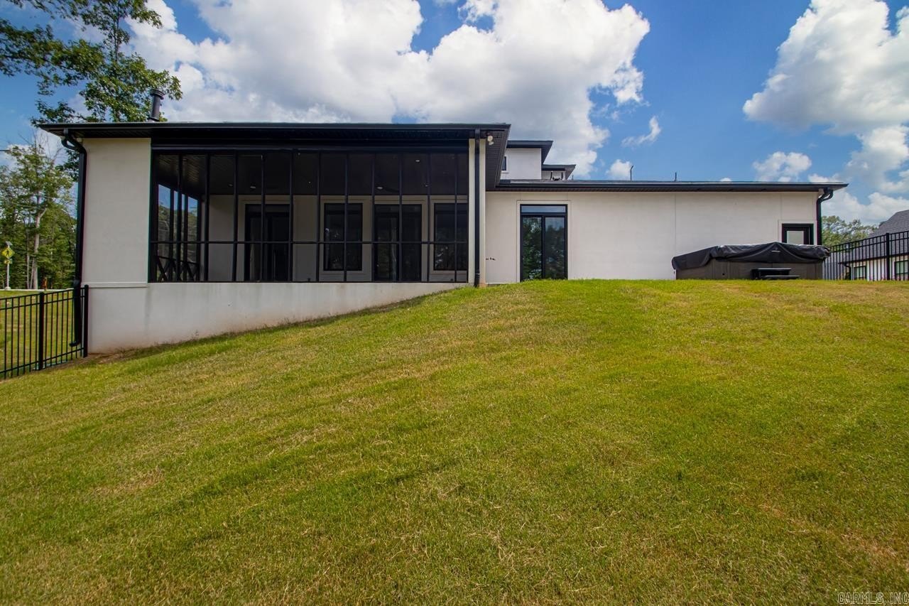 Bryant, Arkansas, 72022, United States, 5 Bedrooms Bedrooms, ,5 BathroomsBathrooms,Residential,For Sale,1978792