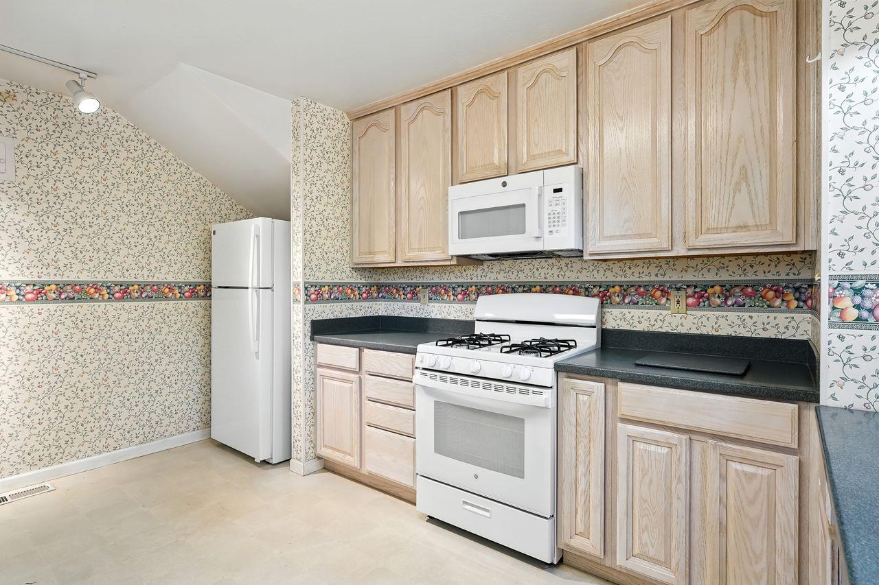 Sacramento, California, 95819, United States, 3 Bedrooms Bedrooms, ,2 BathroomsBathrooms,Residential,For Sale,1925048