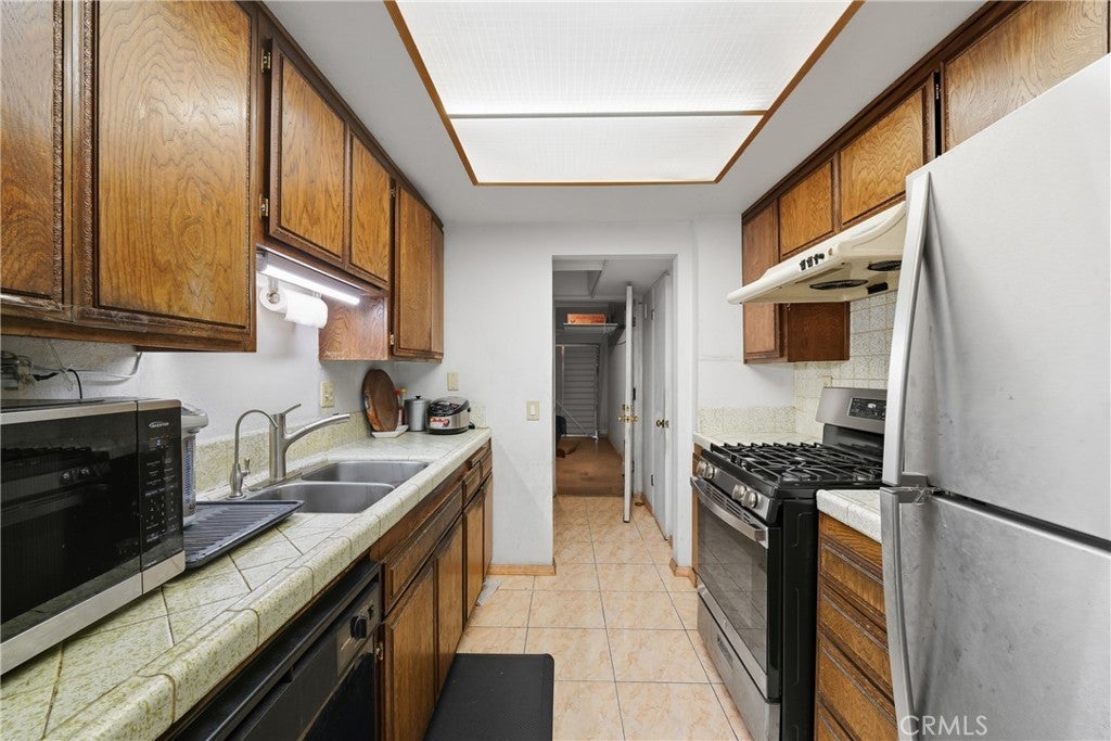 Rosemead, California, 91770, United States, 2 Bedrooms Bedrooms, ,2 BathroomsBathrooms,Residential,For Sale,1980997