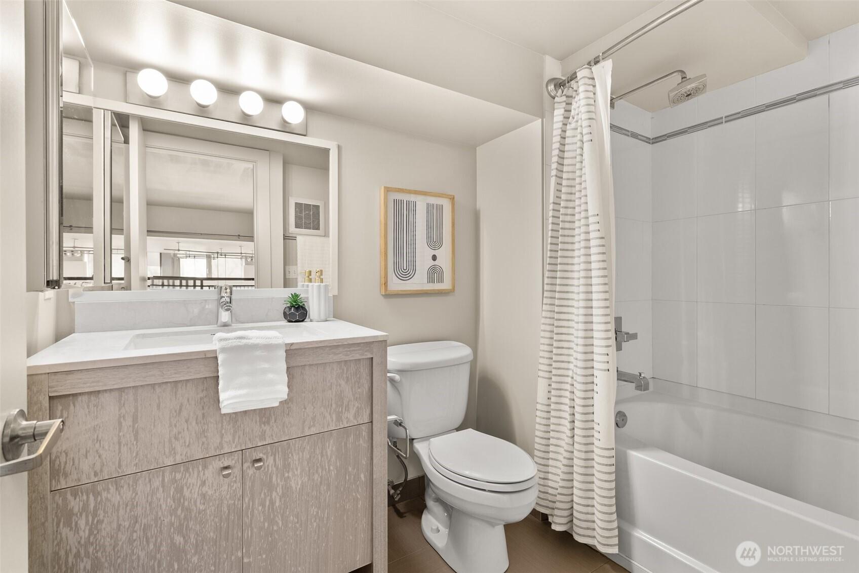 SEATTLE, Washington, 98102, United States, 1 Bedroom Bedrooms, ,2 BathroomsBathrooms,Residential,For Sale,1752958